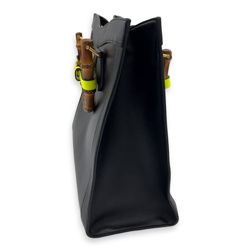 Gucci Diana Top Handle Bag Black in Calfskin, Gold hardware_3