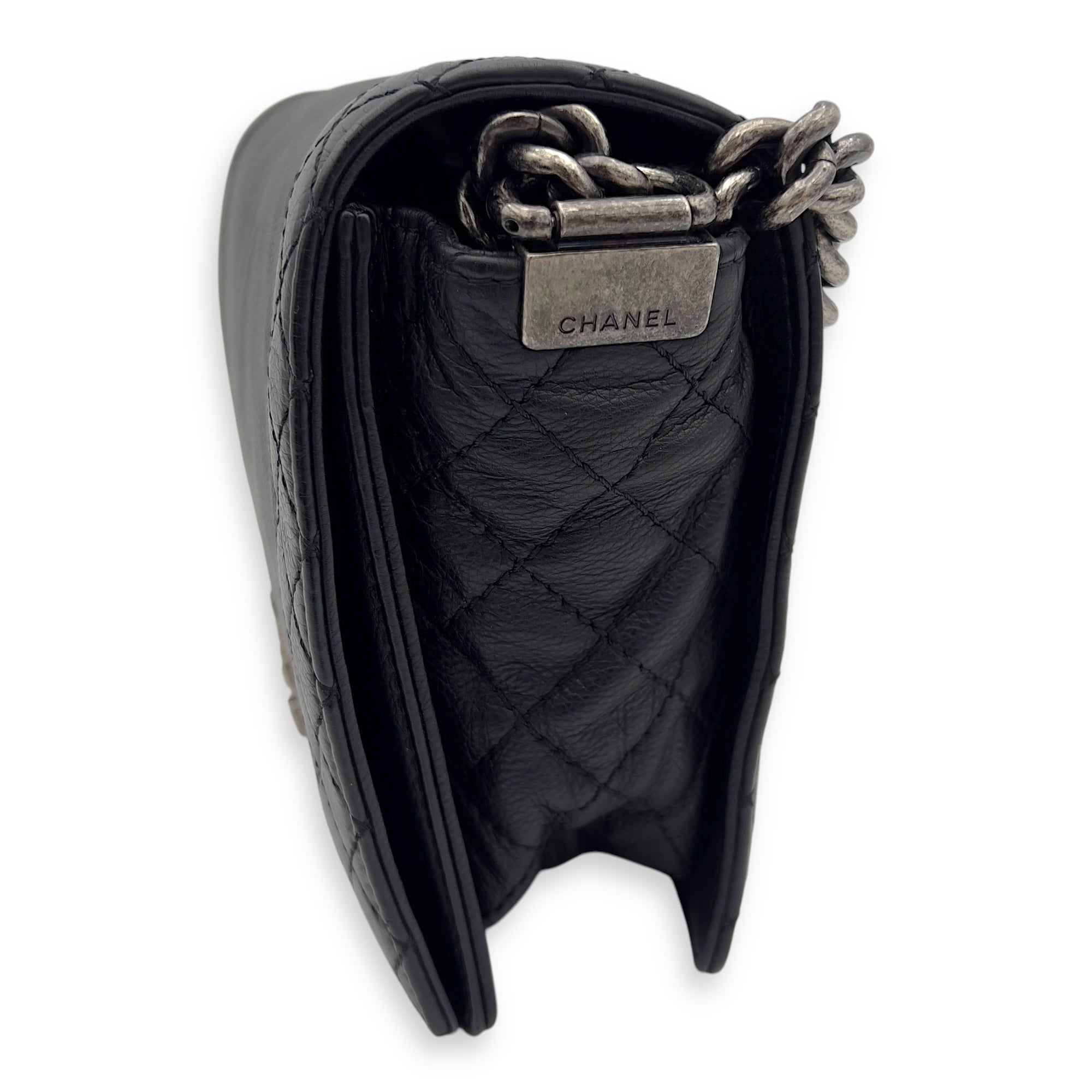 Chanel Boy Black Shoulder Bag in Calfskin, Ruthenium hardware_3