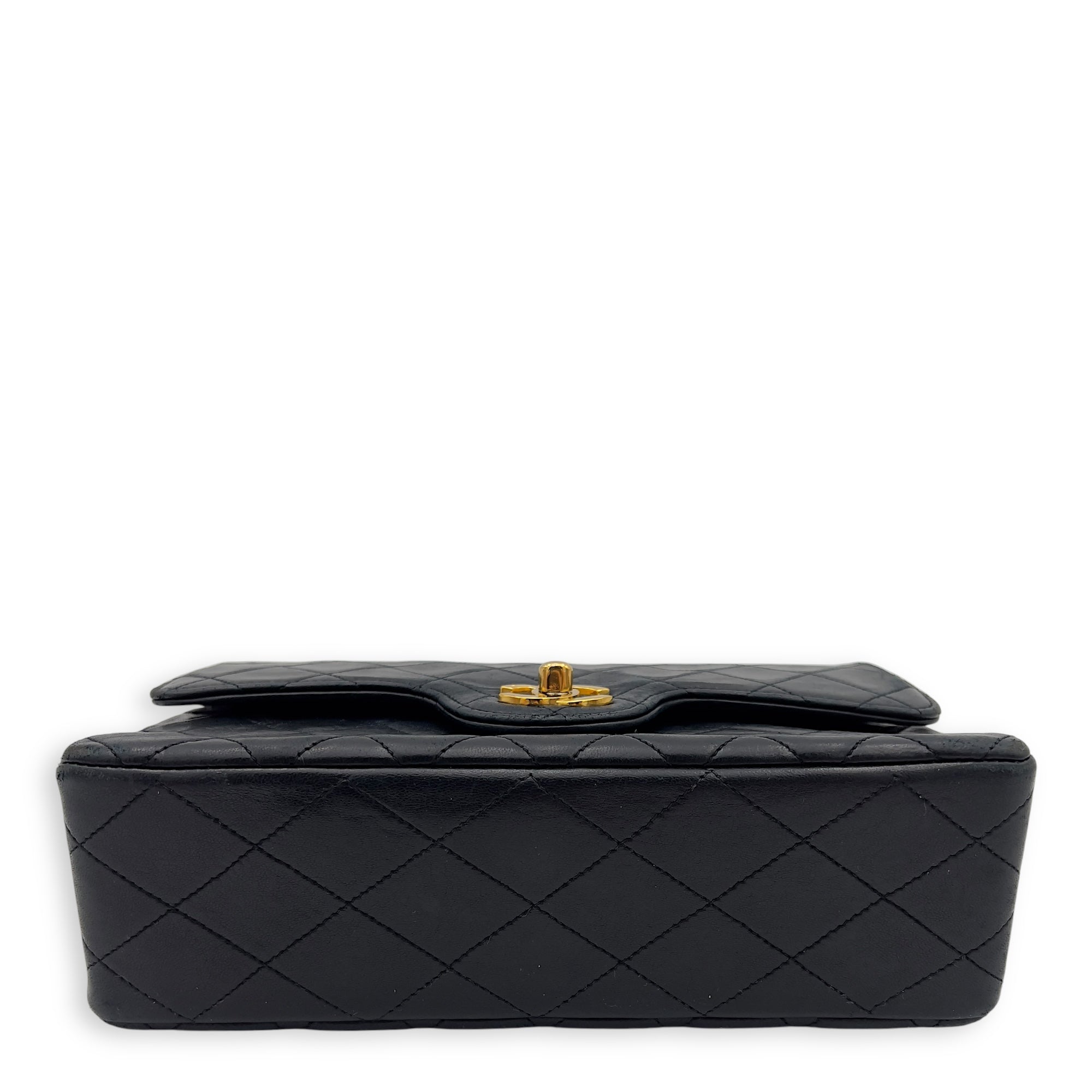 Chanel CC Flap Classic Vintage Shoulder Bag Black in Lambskin, Gold hardware_7