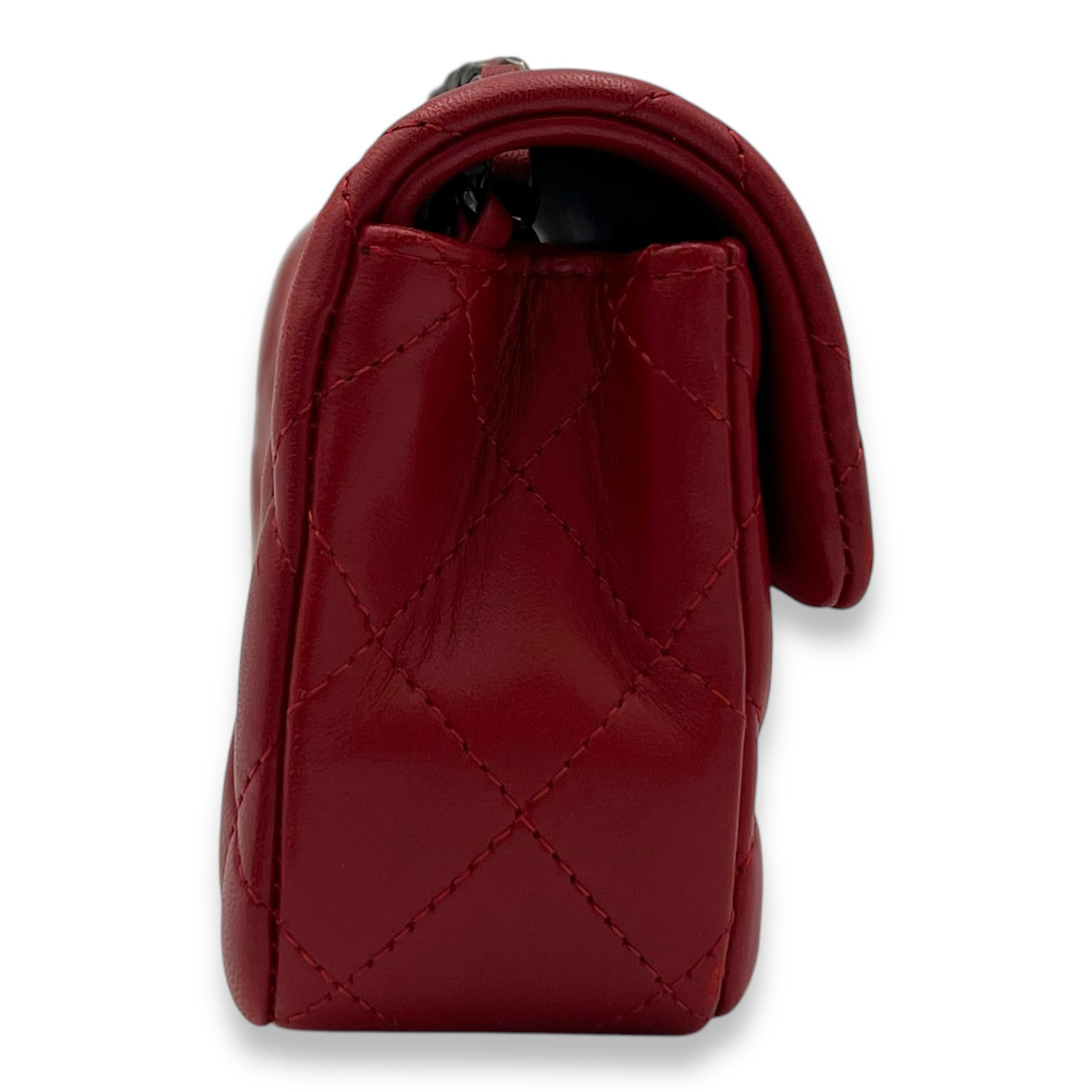 Chanel Classic Crossbody Bag Red in Lambskin, Ruthenium hardware_3
