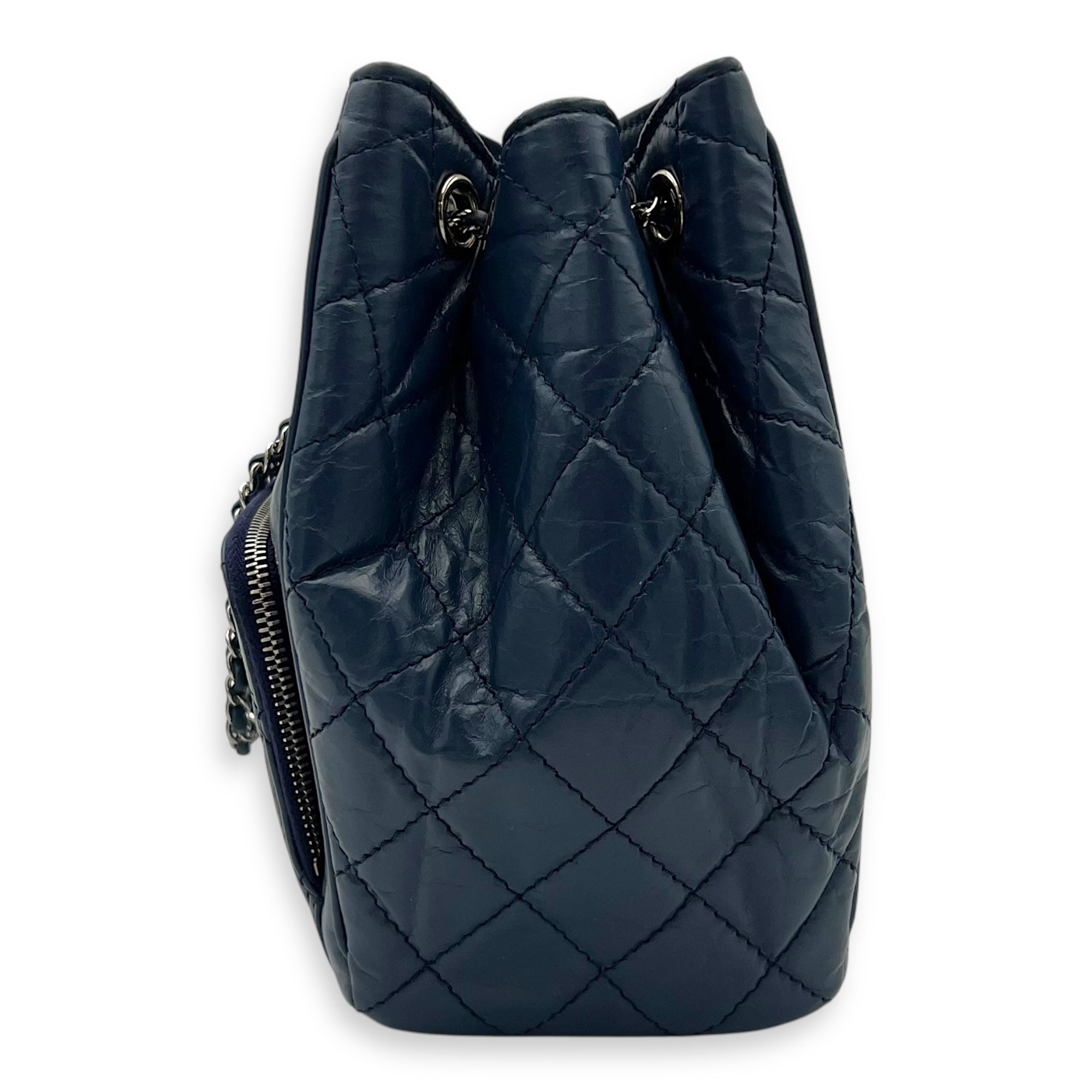 Chanel Quilted Seasonal Bucket Bag Blue in Calfskin, Gold hardware_3
