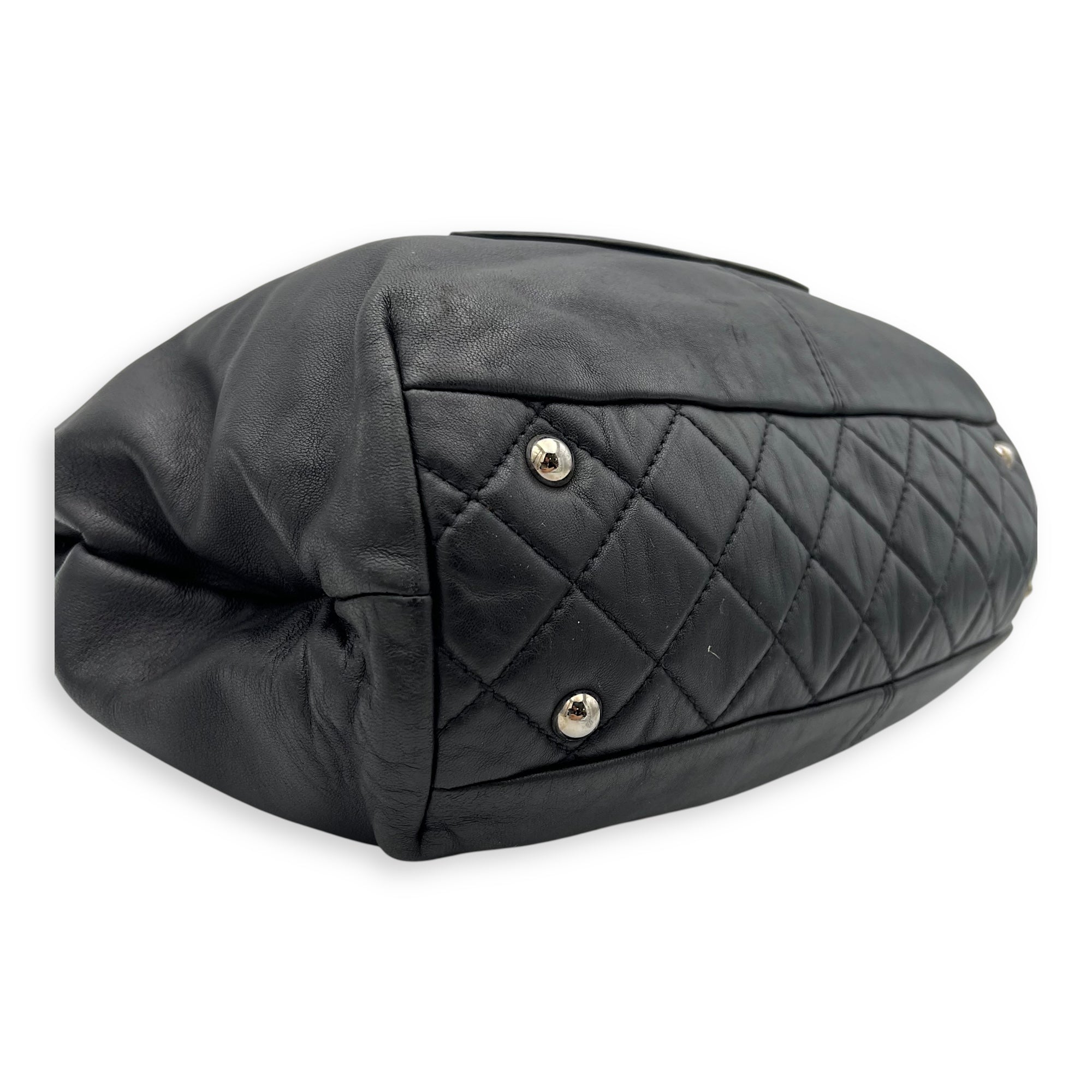 Chanel CC Tote Bag Black in Lambskin, Silver hardware_7