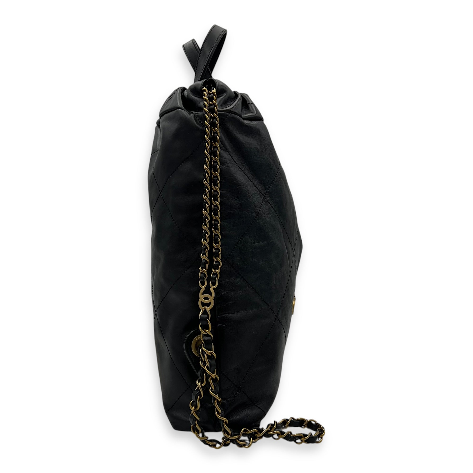 Chanel Chanel 22 Black Backpack in Calfskin, Gold hardware_3