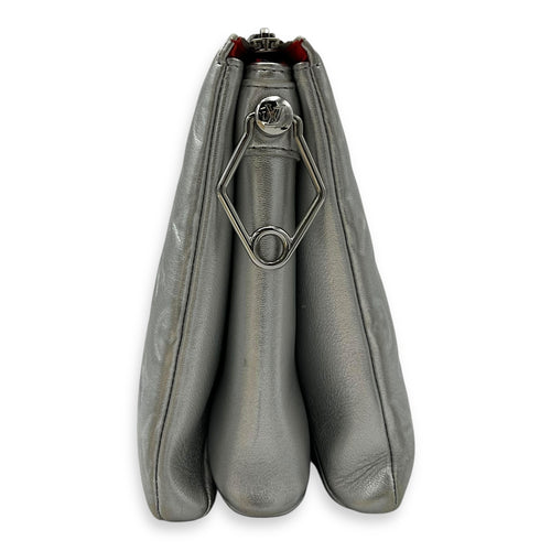 Louis Vuitton Coussin PM Silver Shoulder Bag in Lambskin, Silver hardware_3