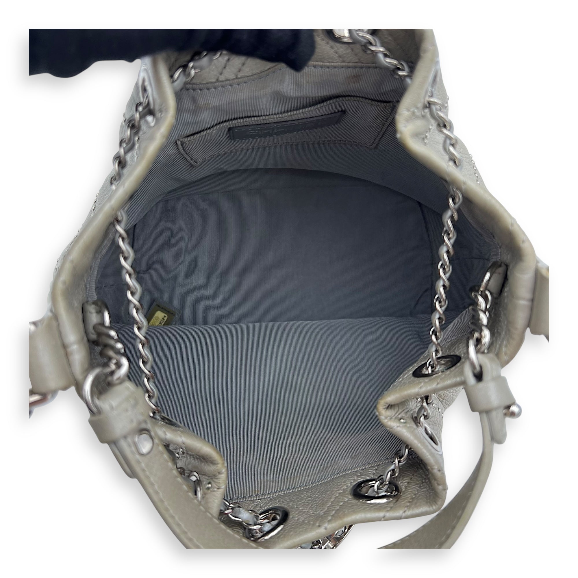 Chanel CC Chevron Bucket Bag Silver in Calfskin, Silver hardware_6