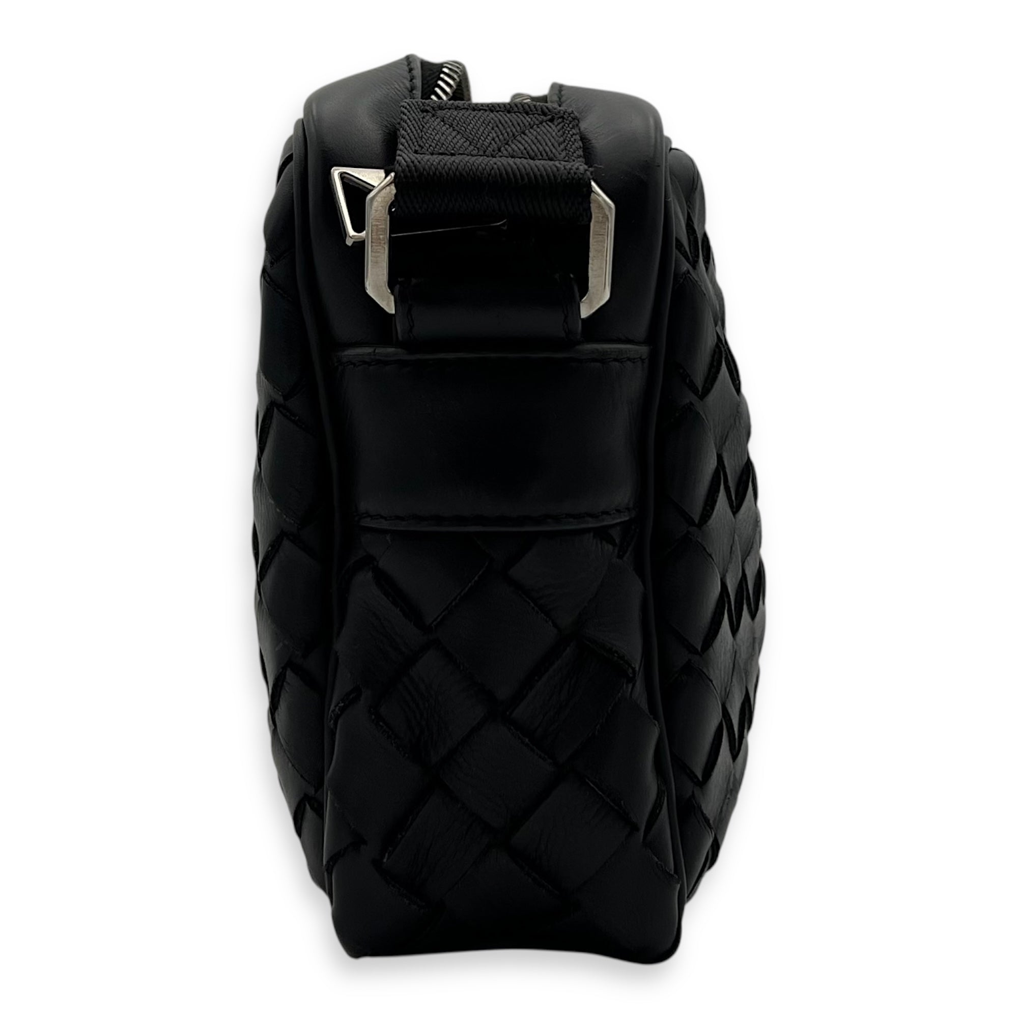 Bottega Veneta Intrecciato Crossbody Bag Black in Calfskin, Ruthenium hardware_3