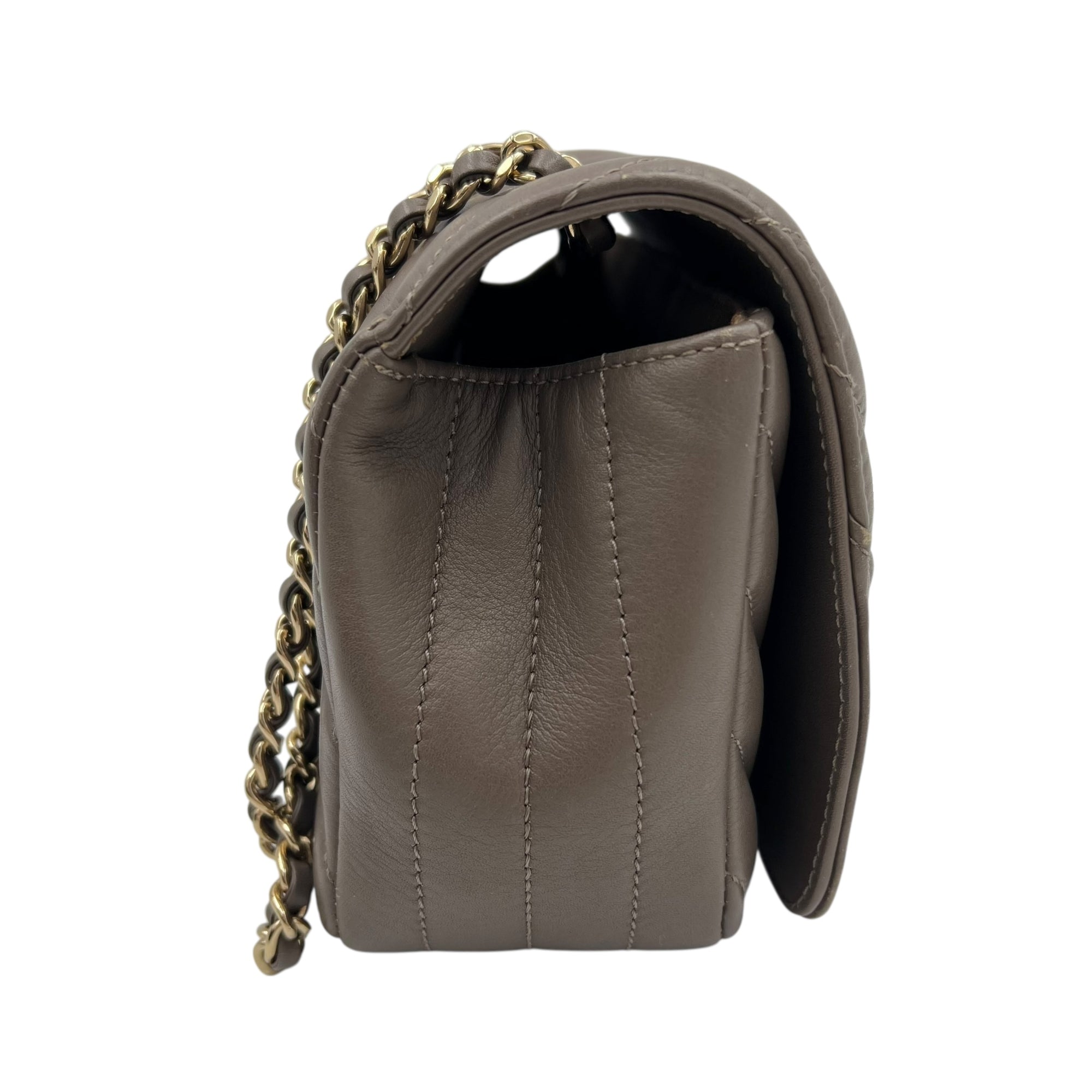 Chanel CC Chevron Brown Shoulder Bag in Calfskin, Gold hardware_3