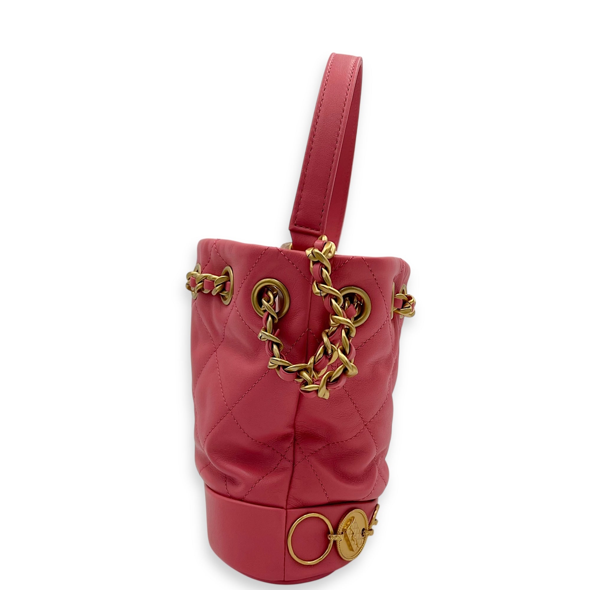 Chanel Quilted Seasonal Bucket Bag Pink in Calfskin, Gold hardware_3