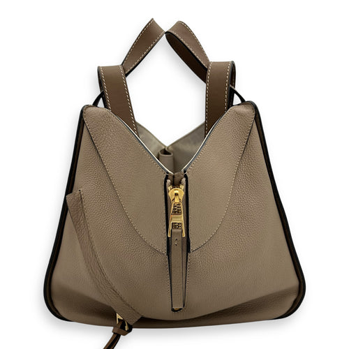 Loewe Hammock Shoulder Bag Small Beige in Calfskin, Gold hardware_10