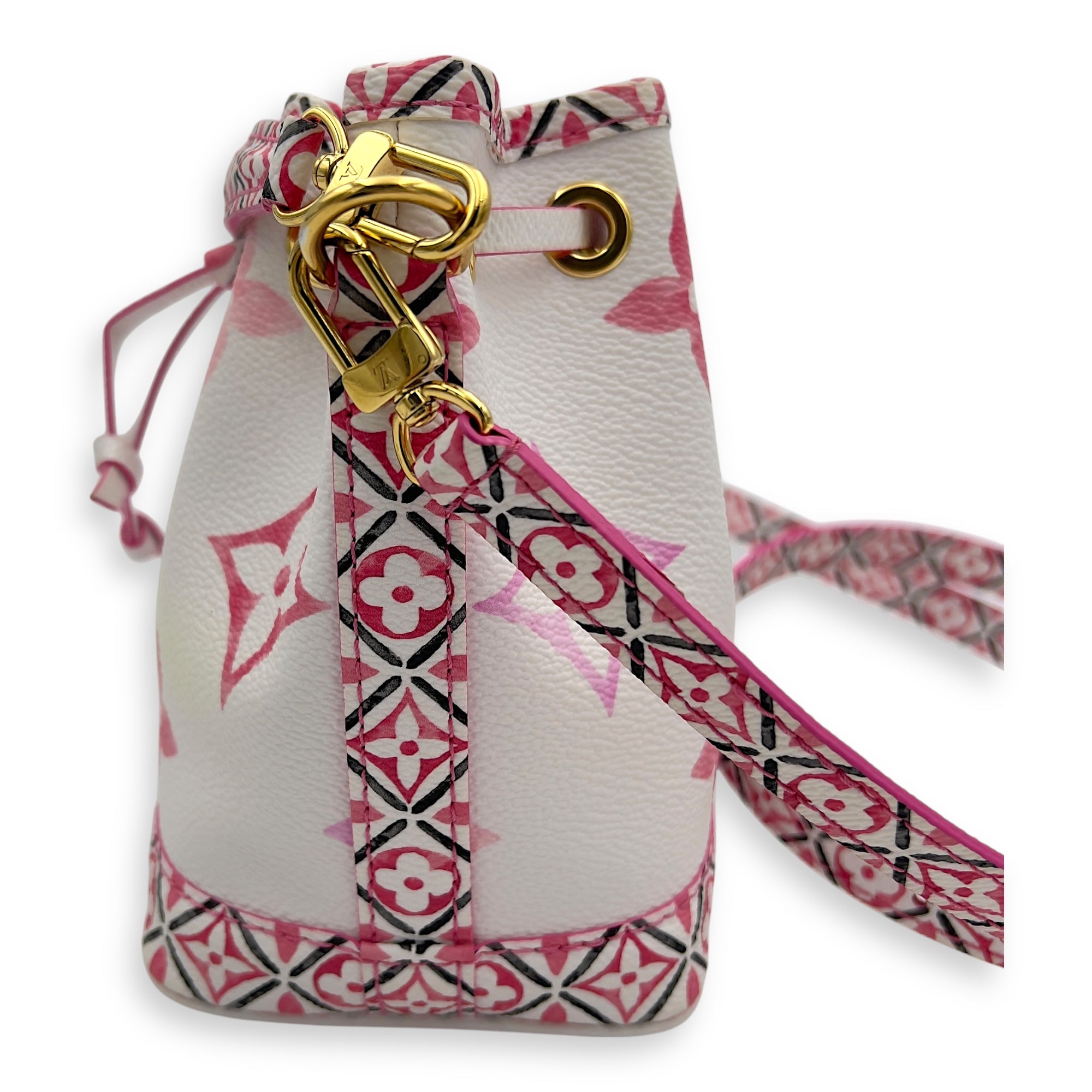 Louis Vuitton By The Pool Noe Nano White Bucket Bag in Coated Canvas, Gold hardware_3
