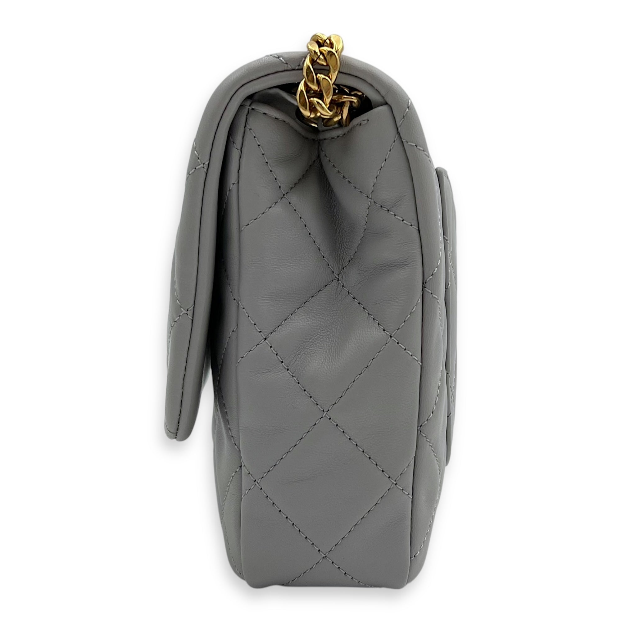 Chanel CC Quilted Grey Shoulder Bag in Lambskin, Gold hardware_3