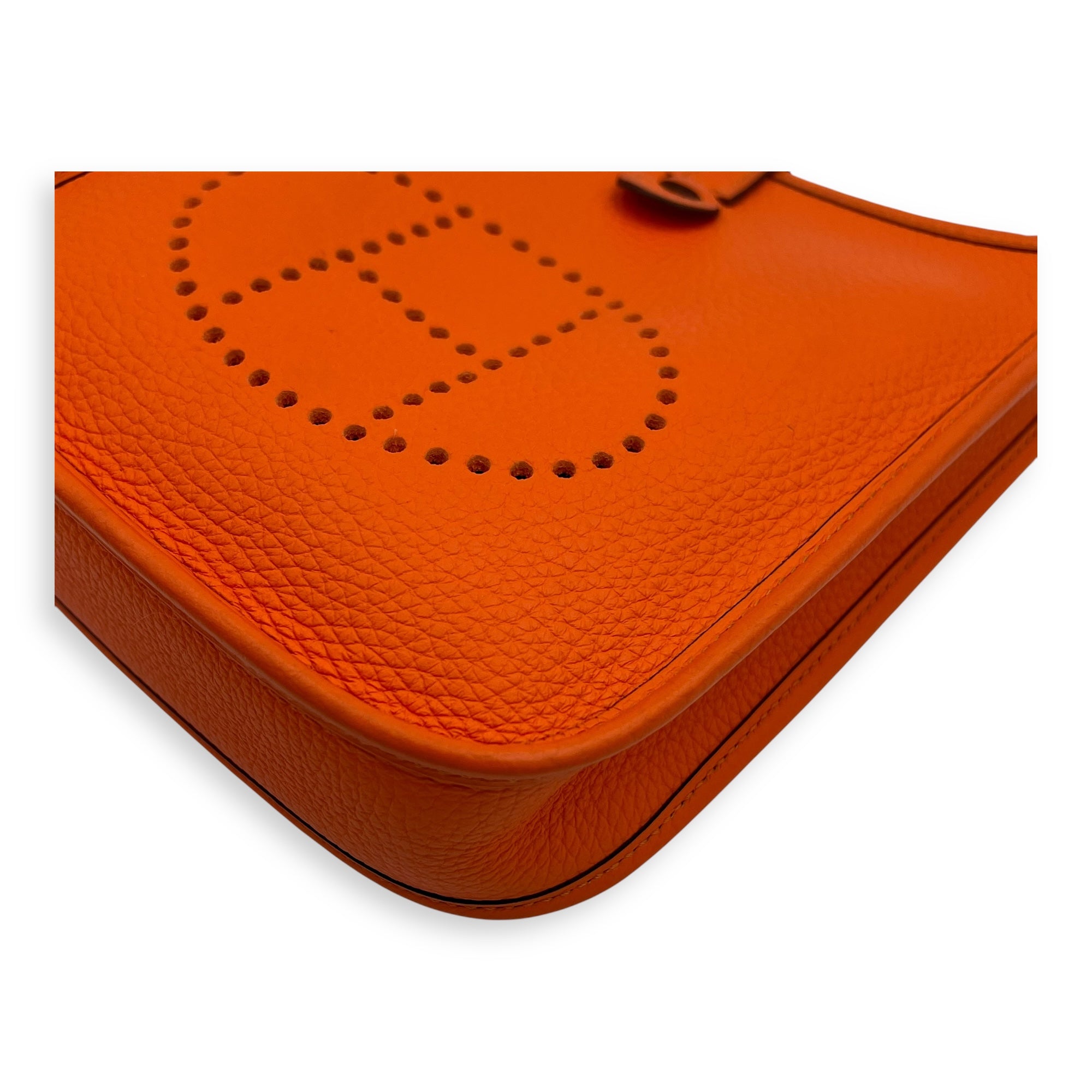 Hermès Evelyne Orange in Clemence, Gold hardware_12