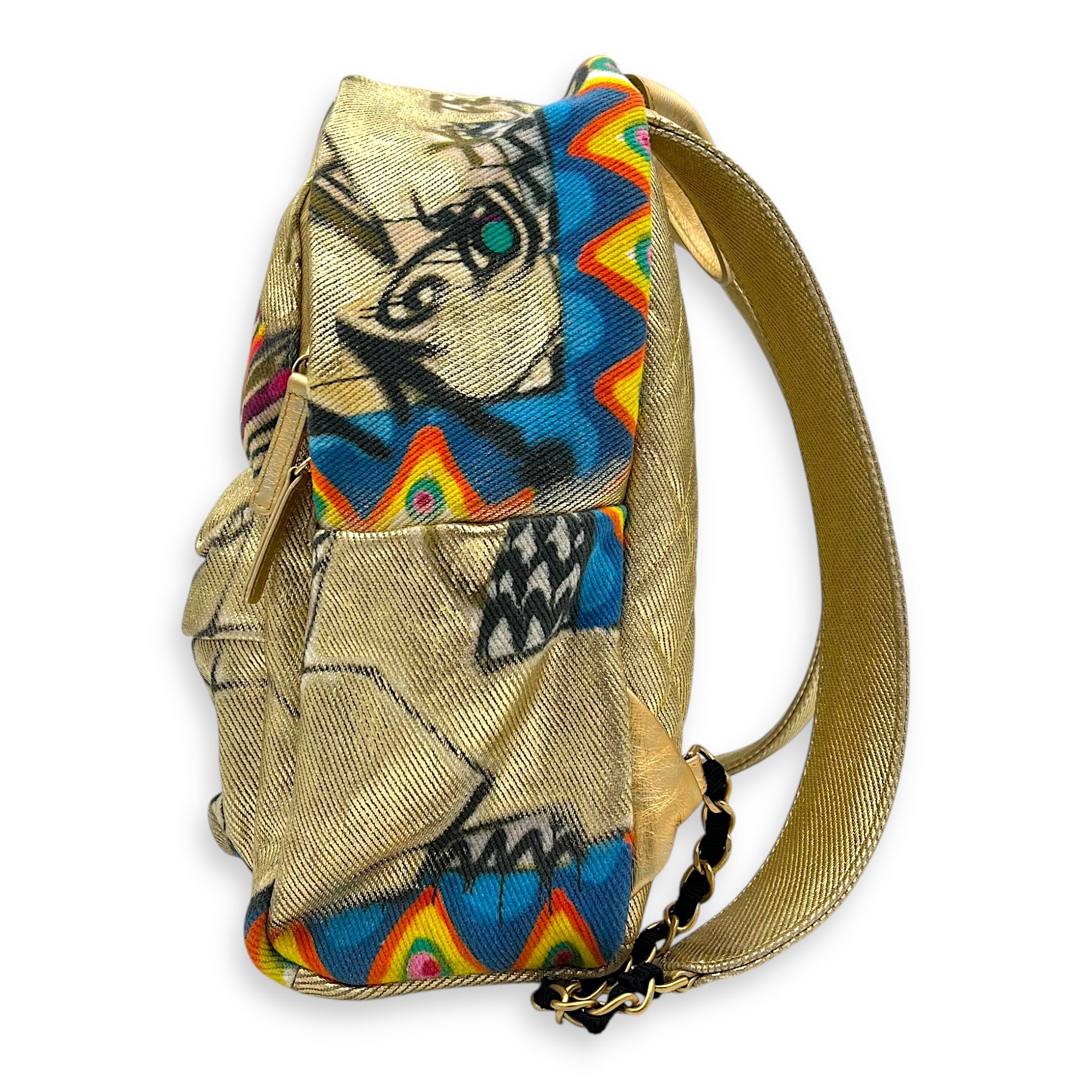 Chanel Grafitti Backpack Gold in Canvas, Gold hardware_3