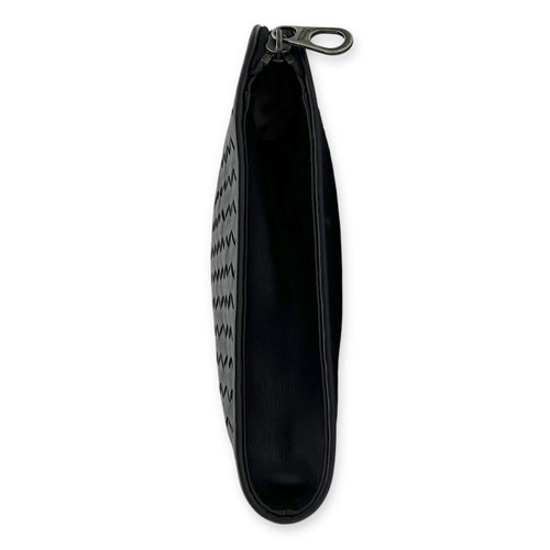 Bottega Veneta Intrecciato Pouch Black in Lambskin, Silver hardware_3