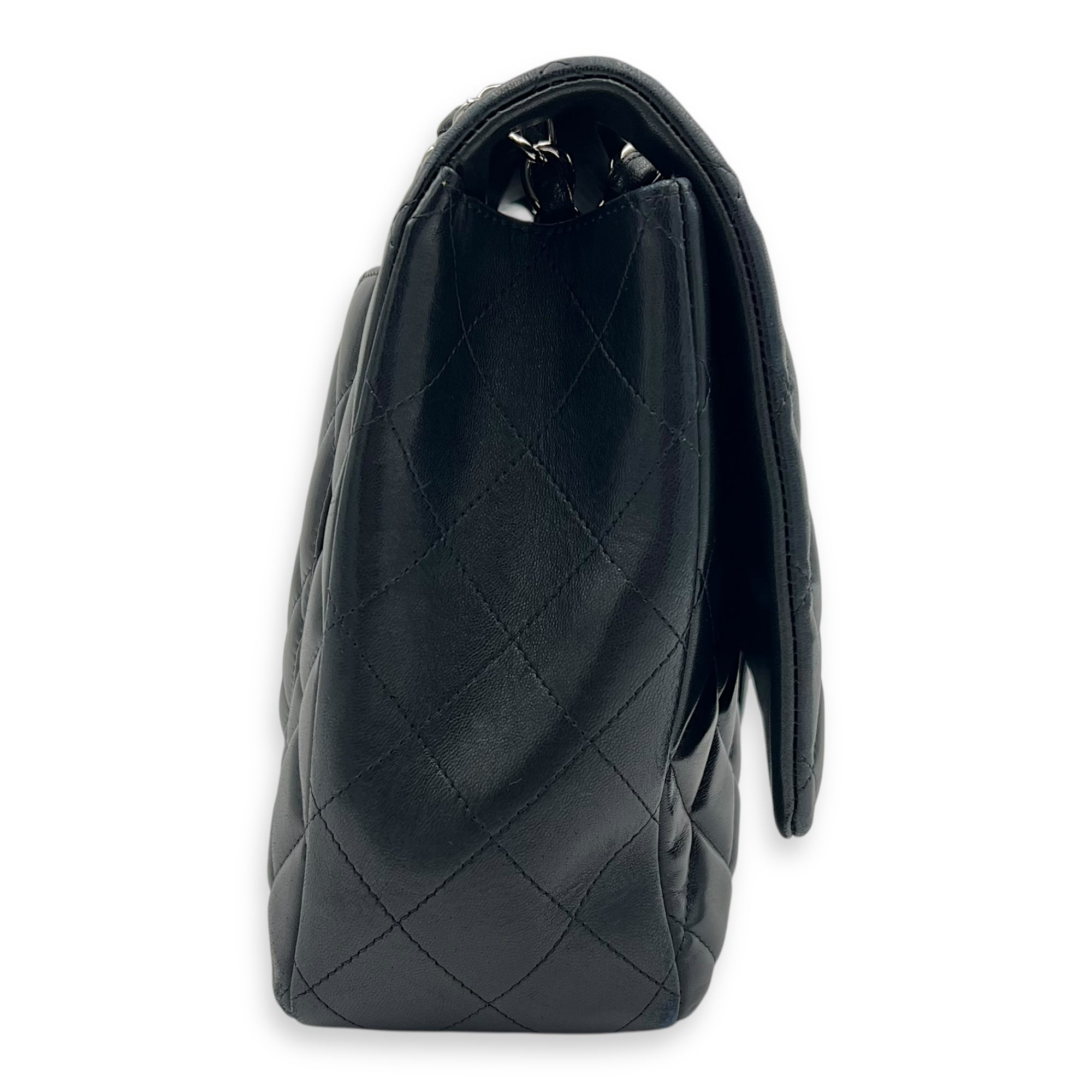 Chanel Classic Maxi Black Shoulder Bag in Lambskin, Silver hardware_19
