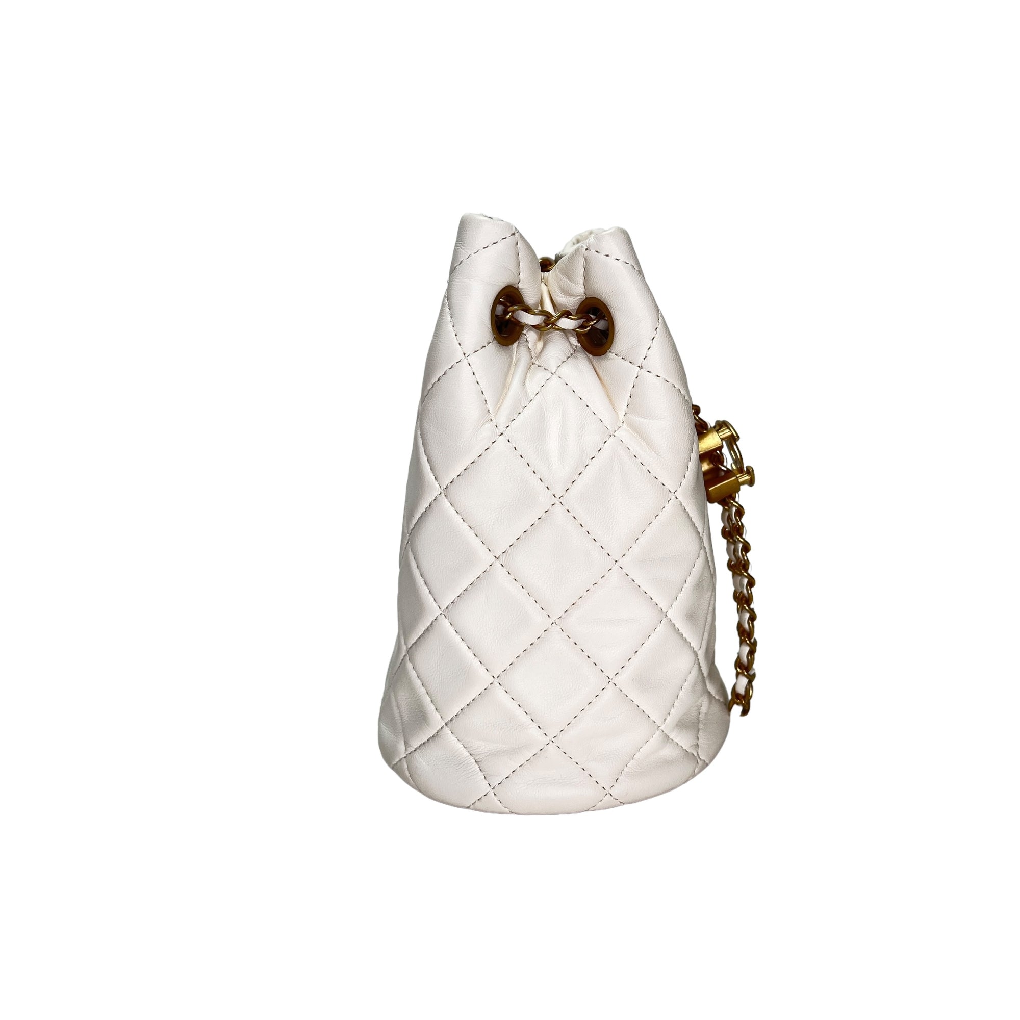 Quilted Pearl Crush Bucket Bag  White in Lambskin , Gold Hardware