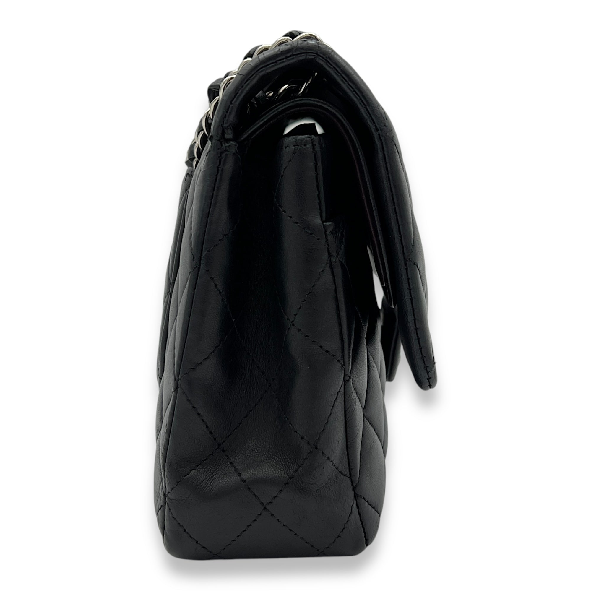 Classic Flap Medium Black Shoulder Bag in Lambskin, Silver hardware