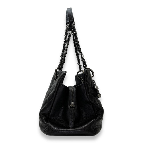 Chic Black Shoulder Bag in Caviar Leather, Silver hardware