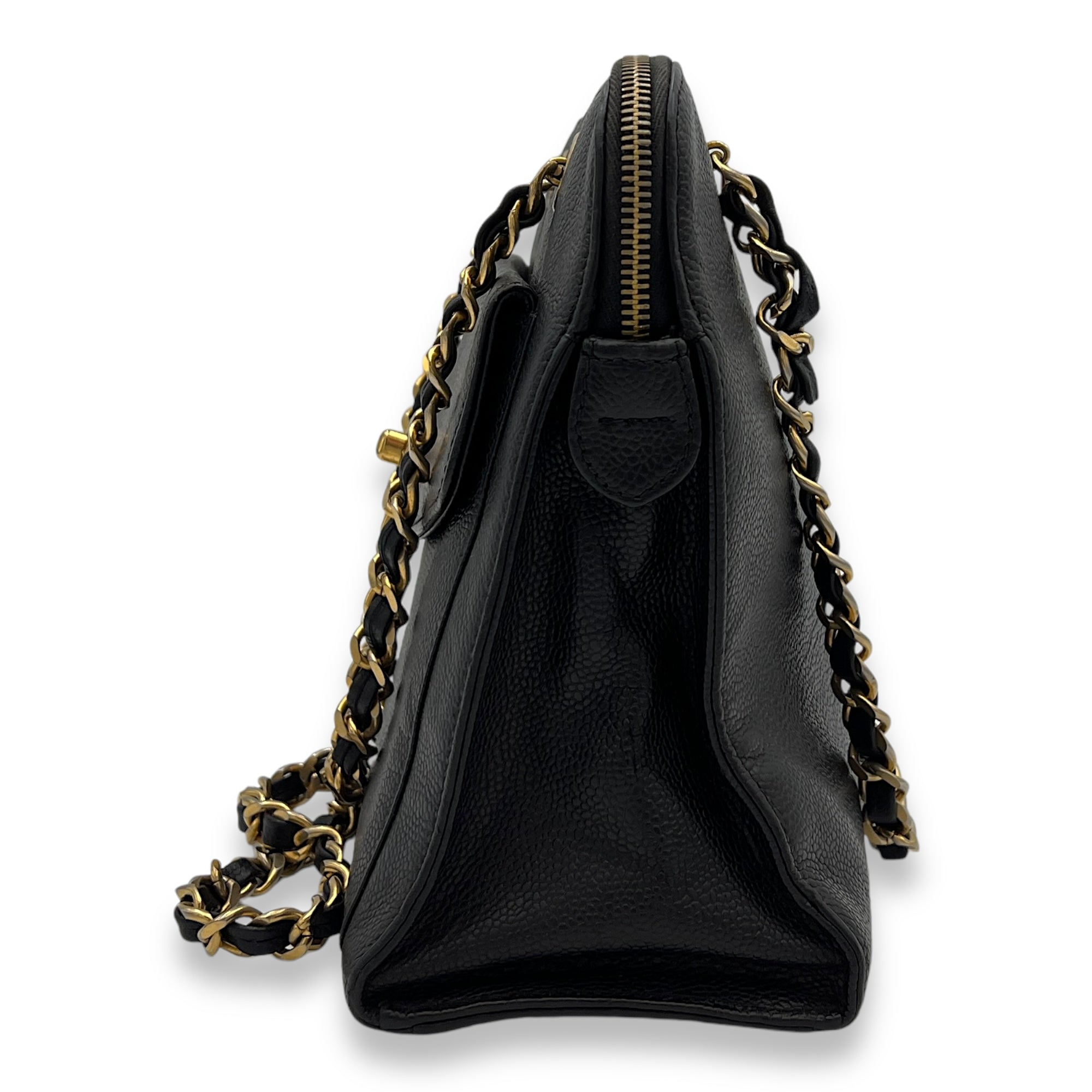 Vintage Shoulder Bag Black in Caviar Leather, Gold hardware