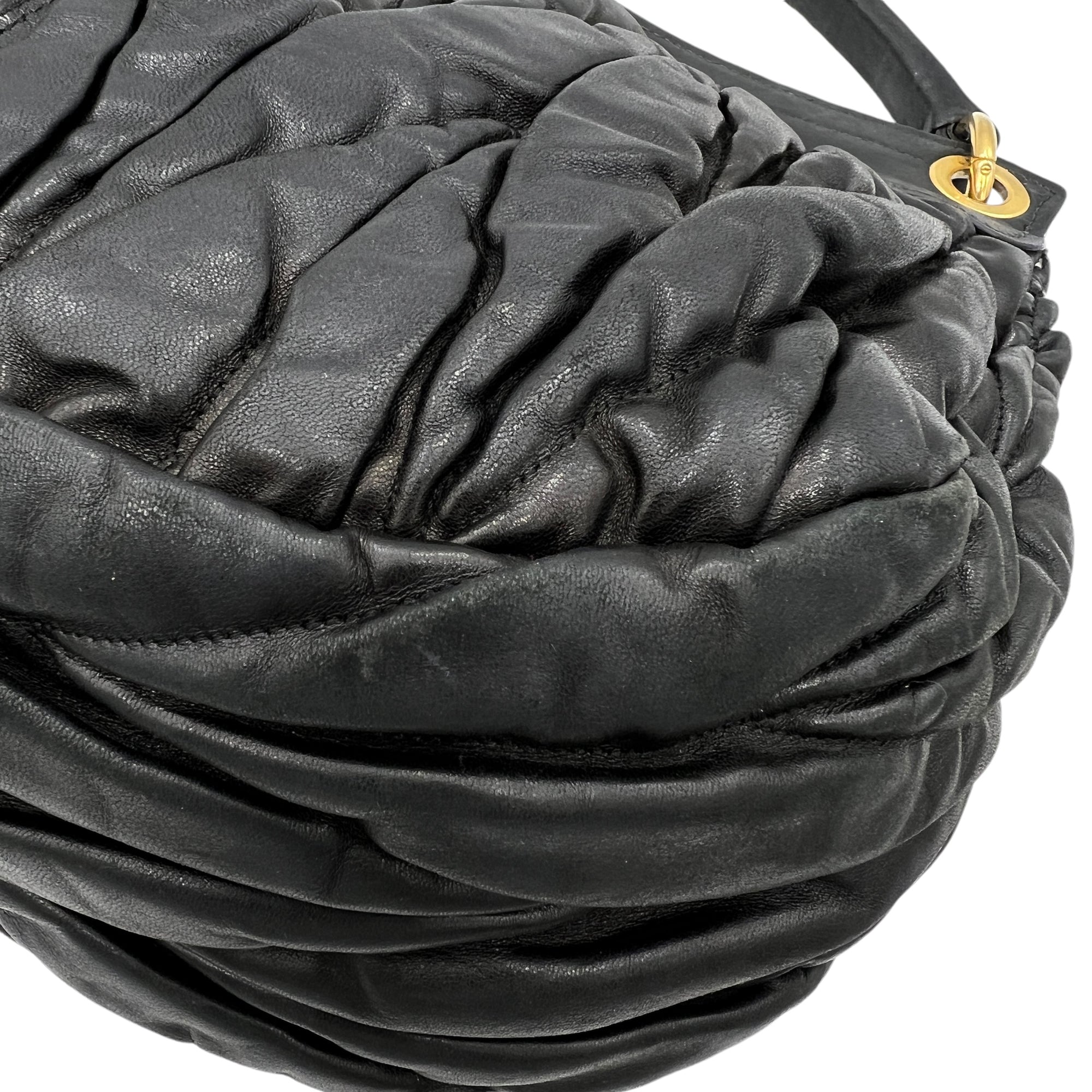 Matelassé Shoulder Bag Black in Lambskin, Gold hardware