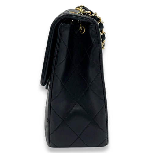 Chanel Vintage Classic Square Black Shoulder Bag in Lambskin, Gold hardware_4