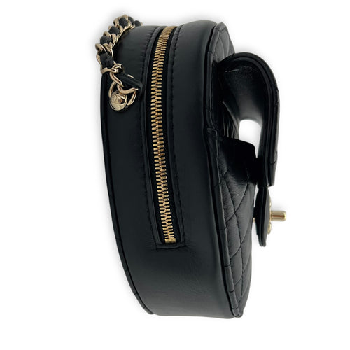 Chanel Heart Medium Black Crossbody Bag in Lambskin, Gold hardware_4