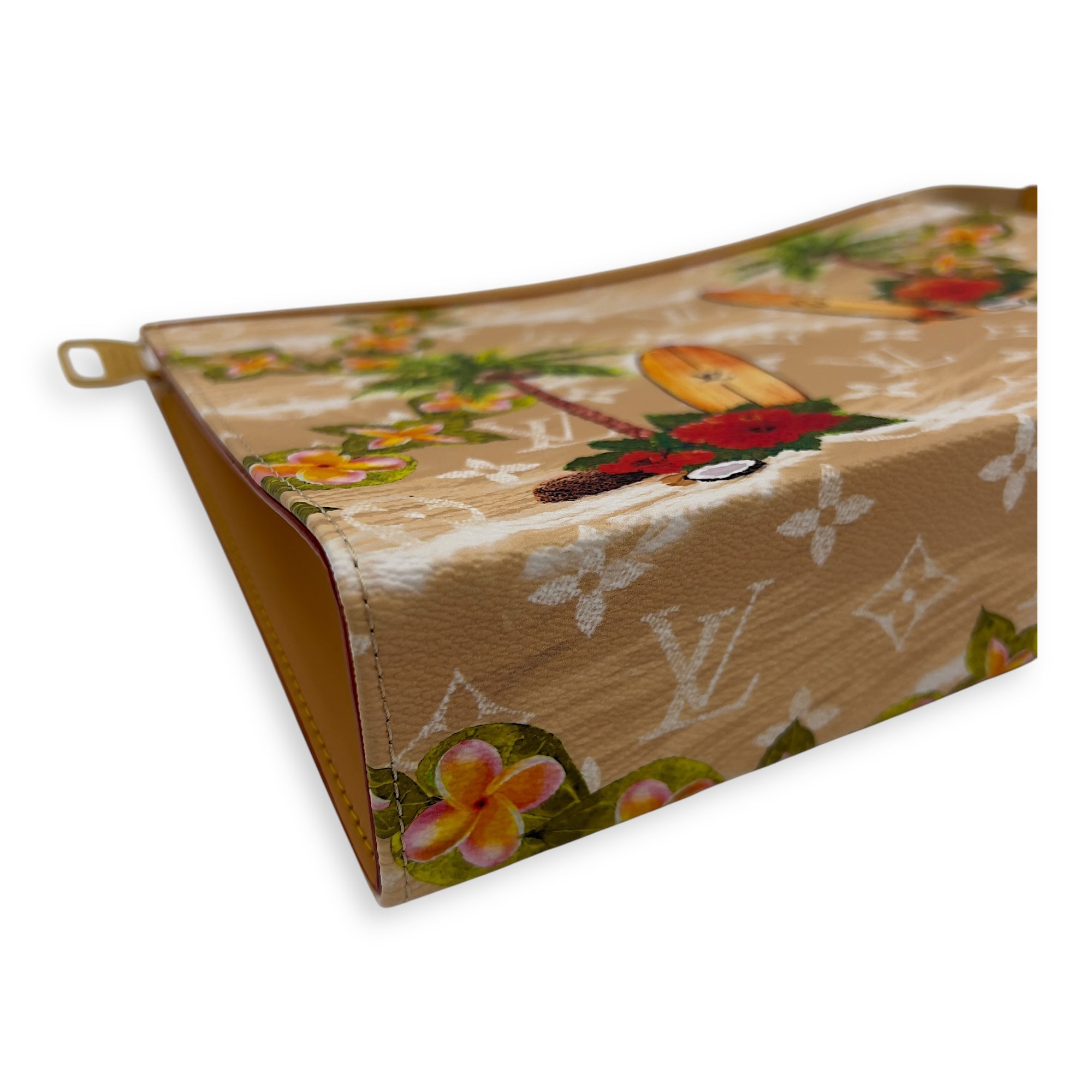 Louis Vuitton Pochette Voyage Pre-Fall 2024 MM Beige Clutch in Coated Canvas, Gold hardware_4