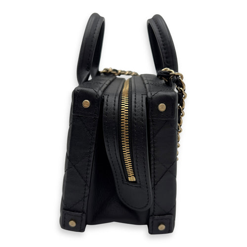 Chanel CC Black Top Handle Bag in Calfskin, Gold hardware_4
