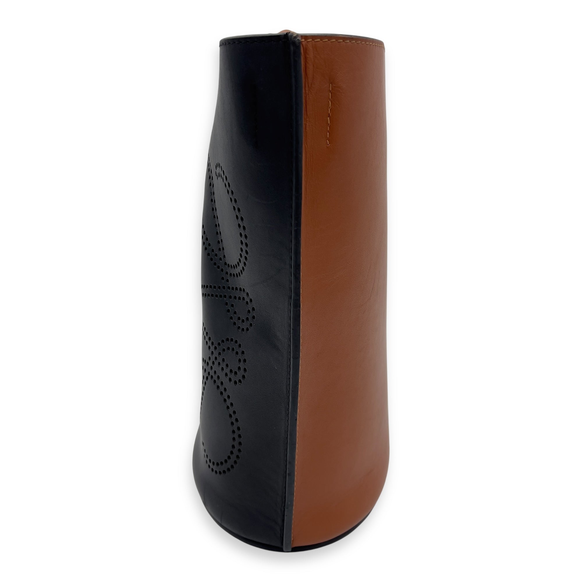 Loewe Anagram Shoulder Bag Brown in Calfskin, Gold hardware_4
