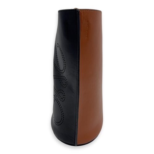 Loewe Anagram Shoulder Bag Brown in Calfskin, Gold hardware_4