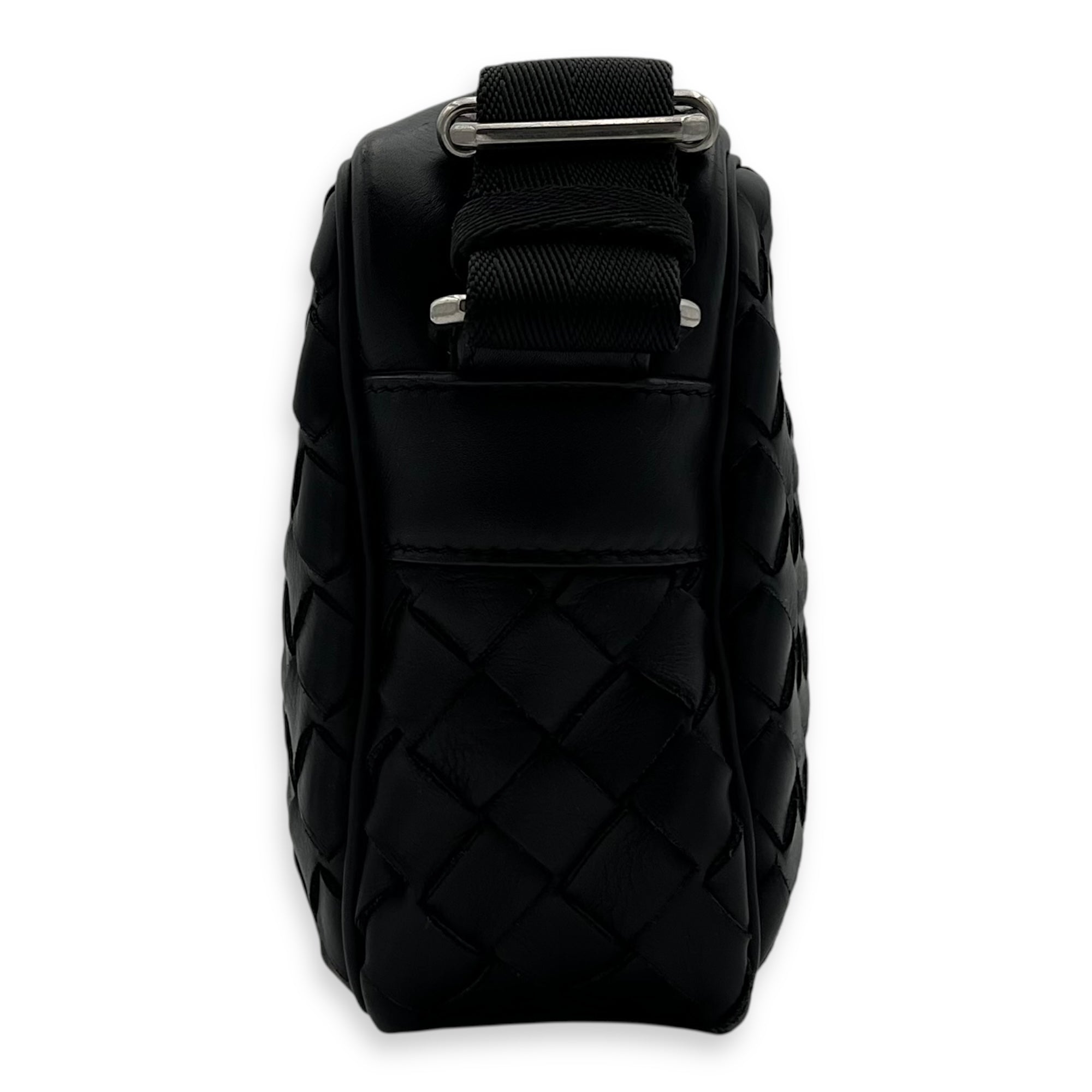 Bottega Veneta Intrecciato Crossbody Bag Black in Calfskin, Ruthenium hardware_4