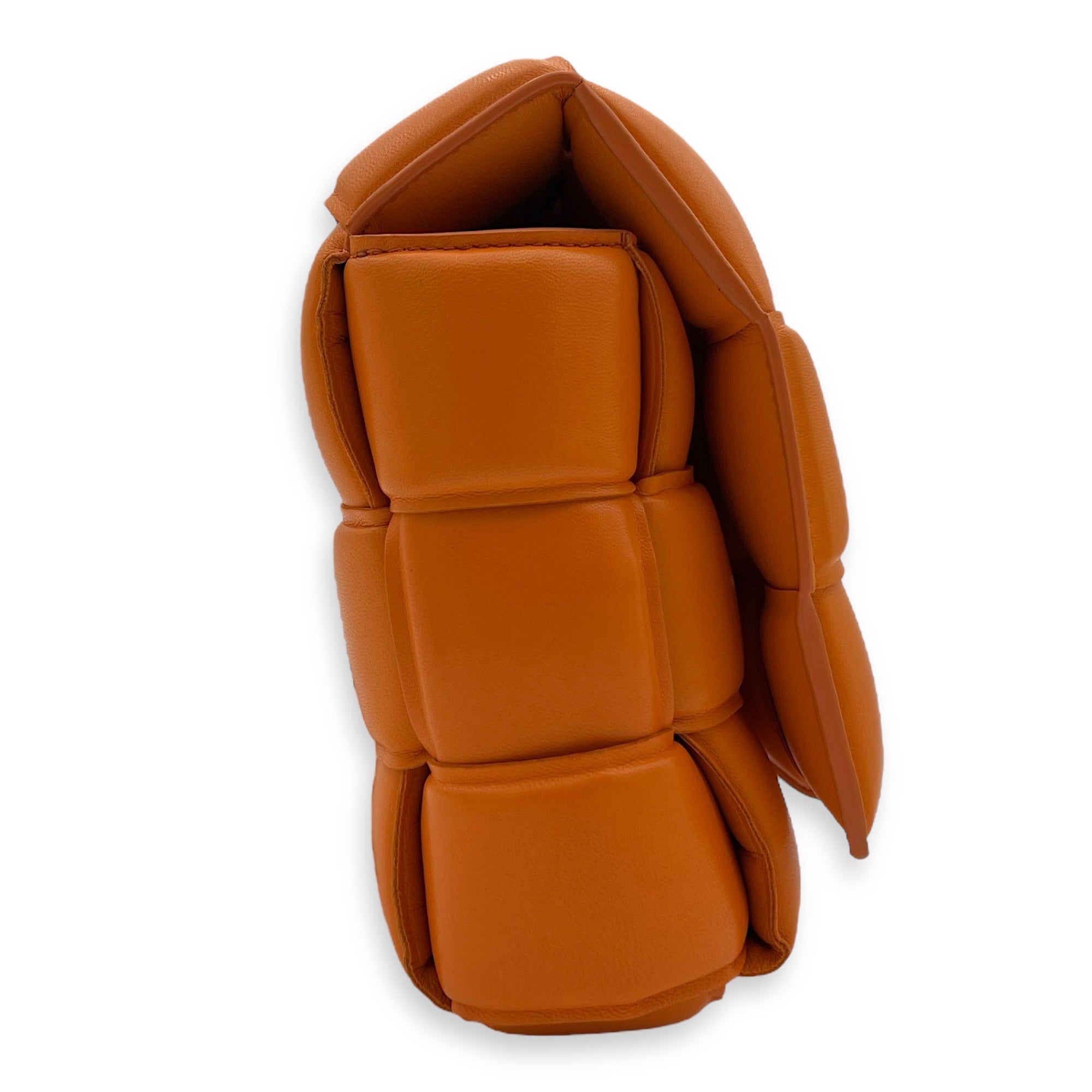 Bottega Veneta Cassette Shoulder Bag Orange in Lambskin, Gold hardware_4