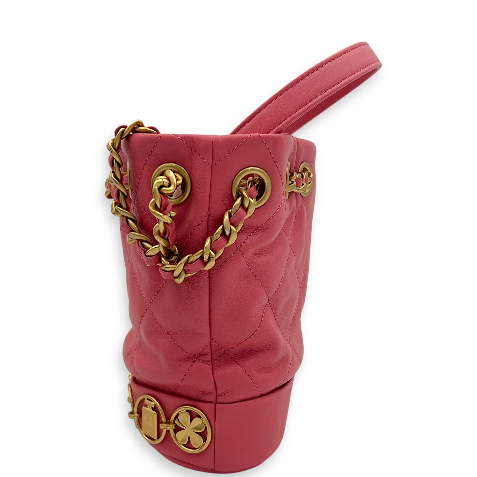 Chanel Quilted Seasonal Bucket Bag Pink in Calfskin, Gold hardware_4