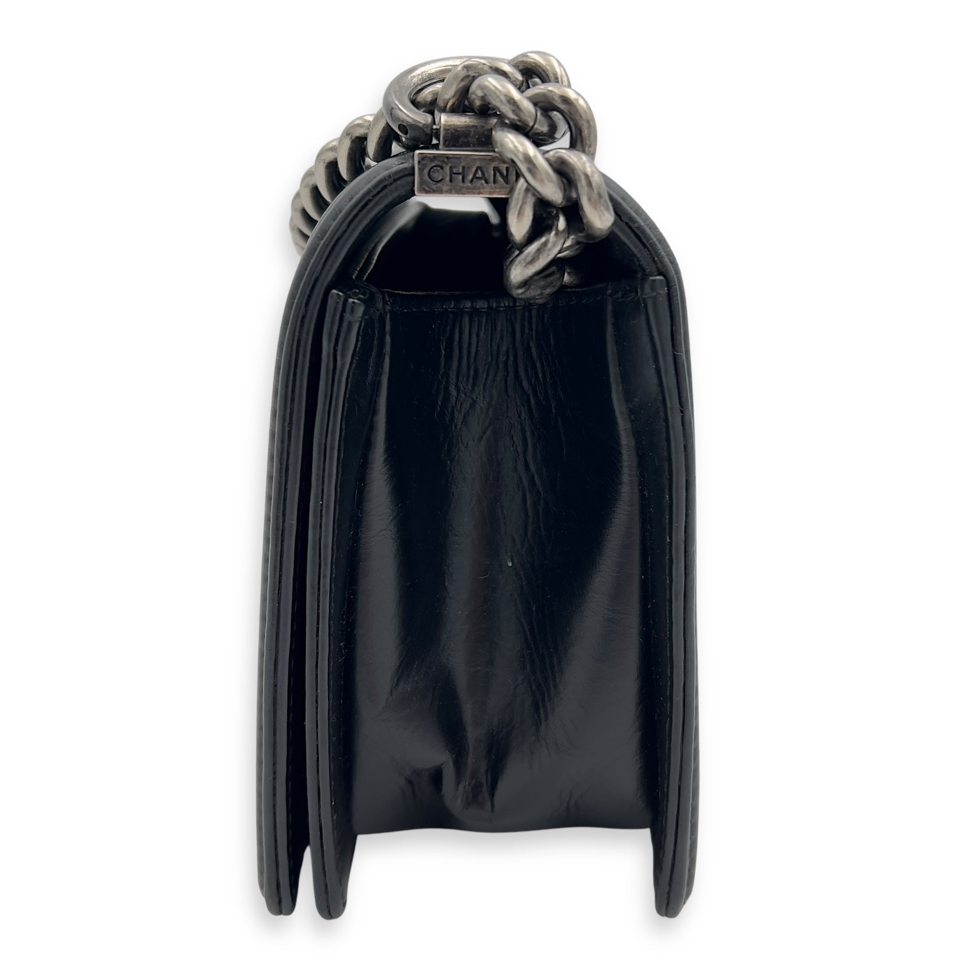 Chanel Boy Medium Black Shoulder Bag in Calfskin, Ruthenium hardware_4