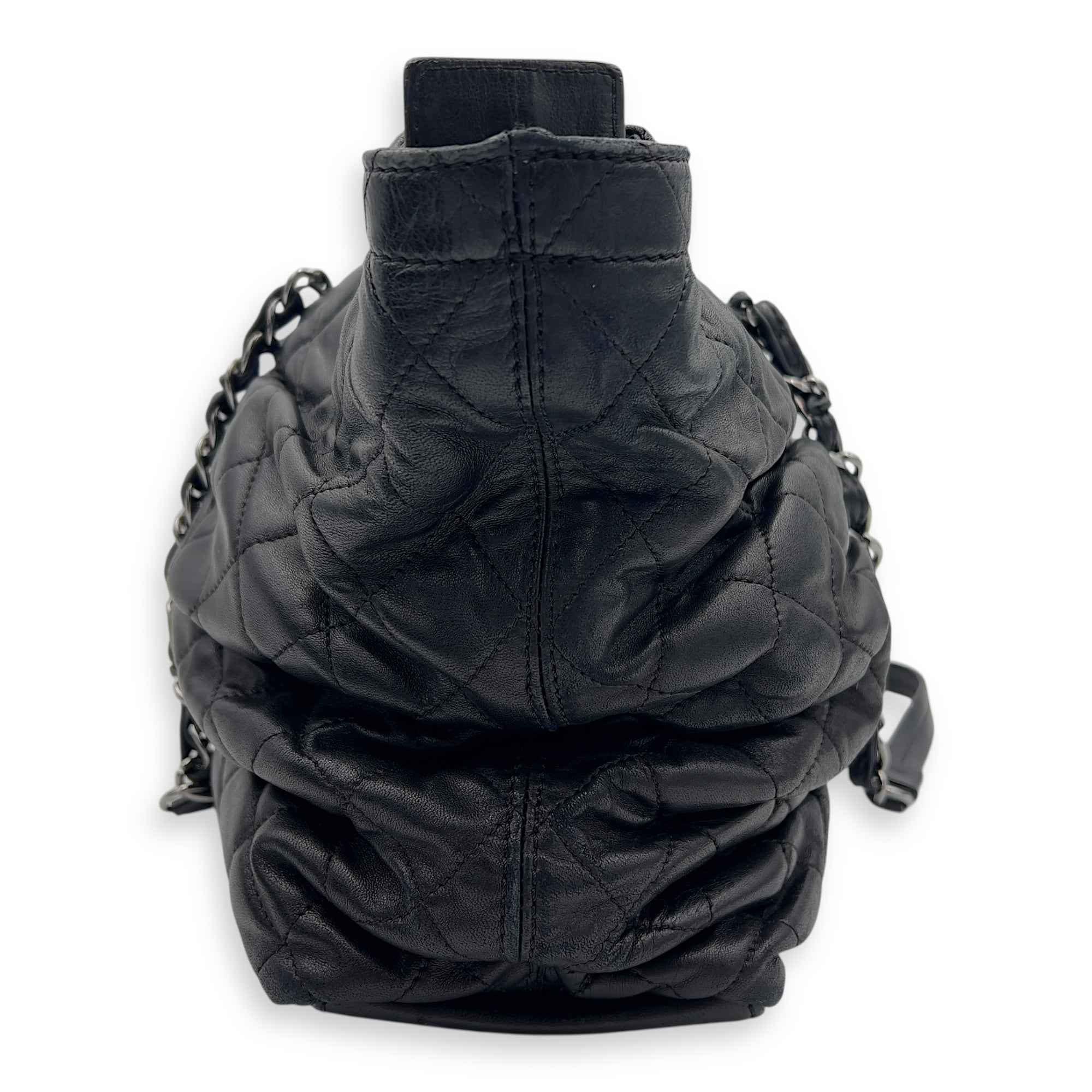Chanel Gathered Quilted Tote Bag Black in Lambskin, Gunmetal hardware_4