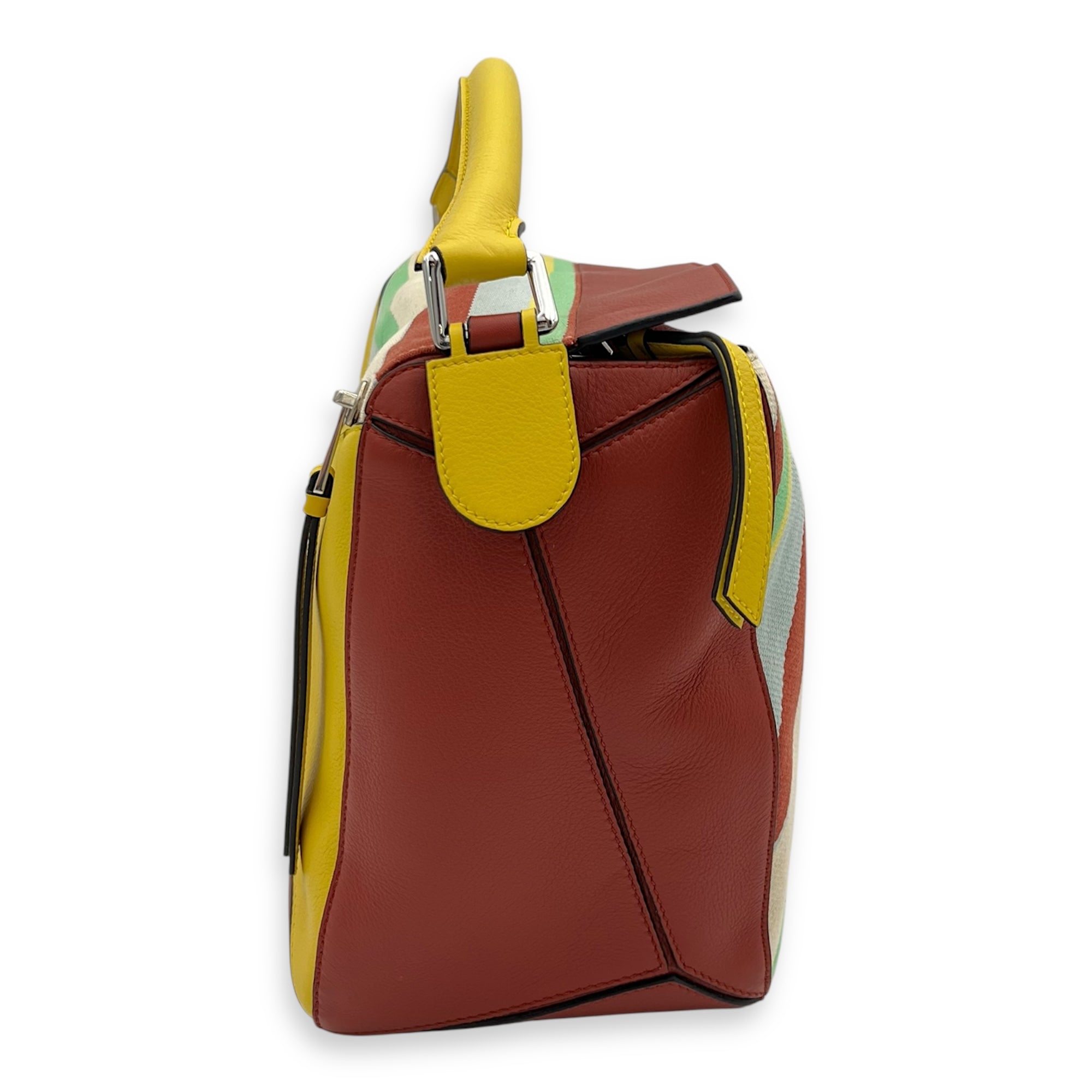 Langkawi 付属品付き【ほぼ未使用】LOEWE LOEWE's new collection inspired in chinese monochrome ceramics