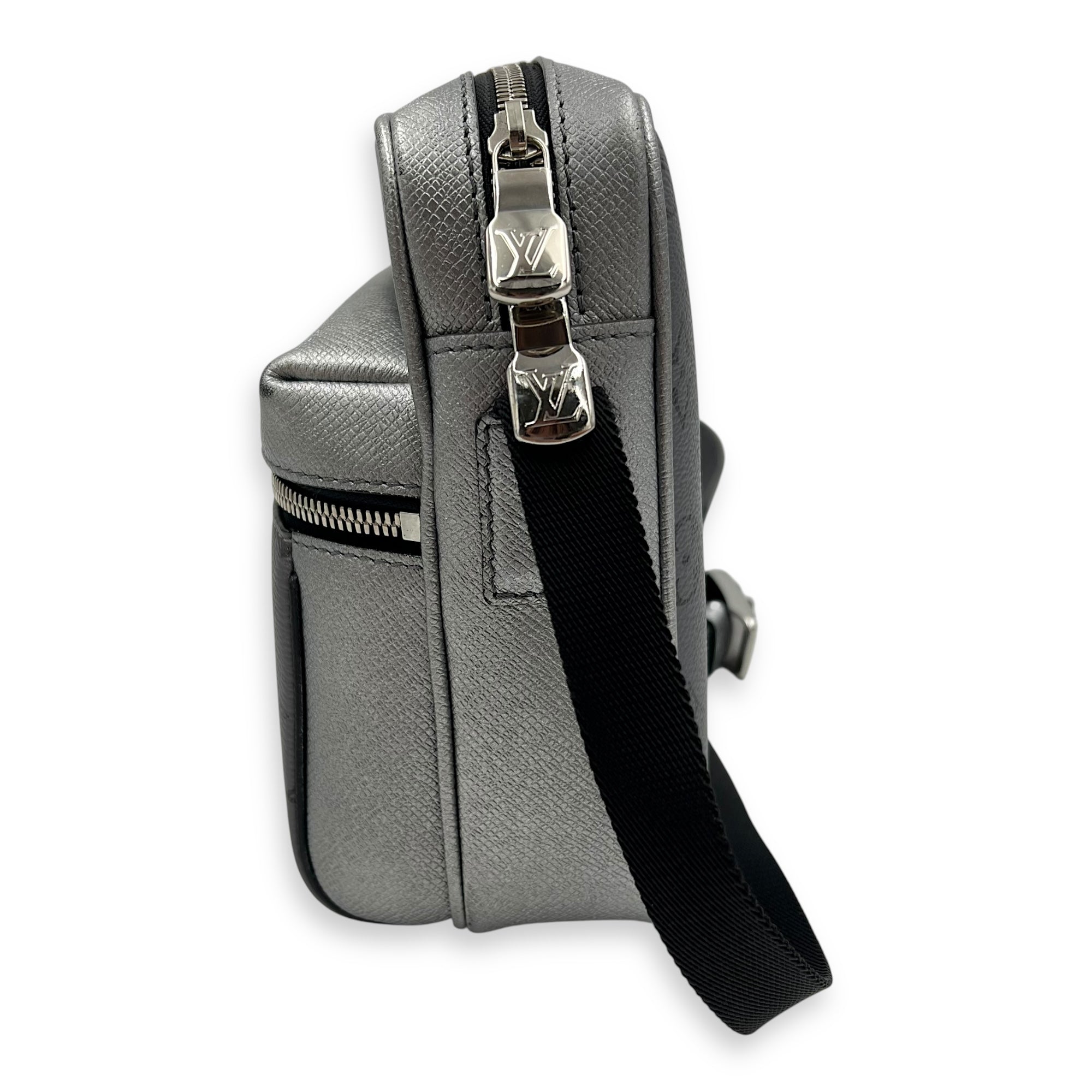 Louis Vuitton Logo Silver Messenger in Monogram Coated Canvas, Silver hardware_3