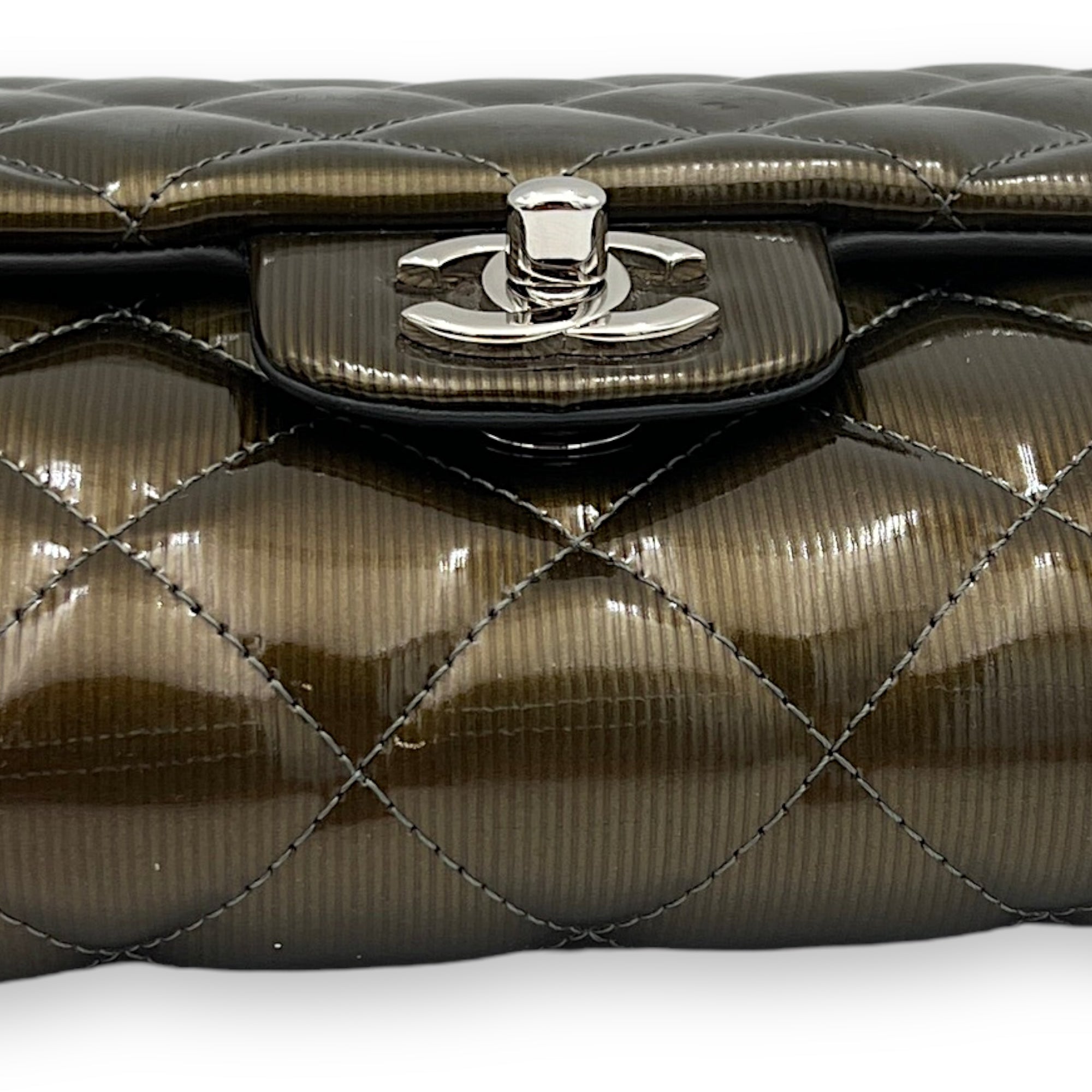 Quilted Flap Green Clutch in Patent Leather, Silver hardware