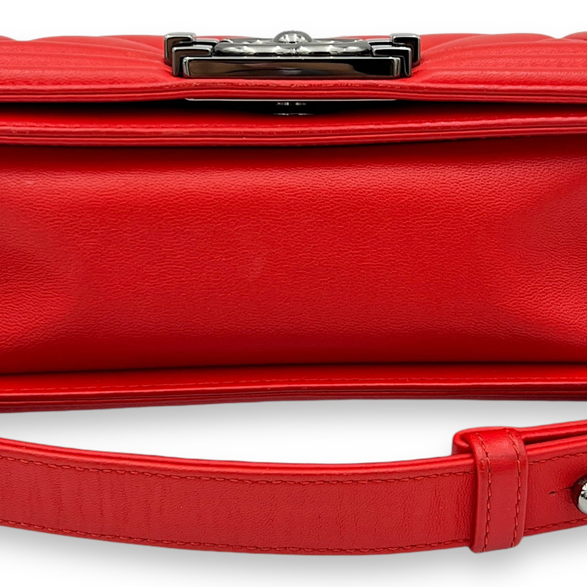 Boy Small Red Shoulder Bag in Lambskin, Gunmetal hardware