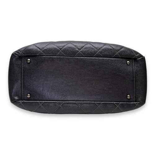 Chic Black Shoulder Bag in Caviar Leather, Silver hardware