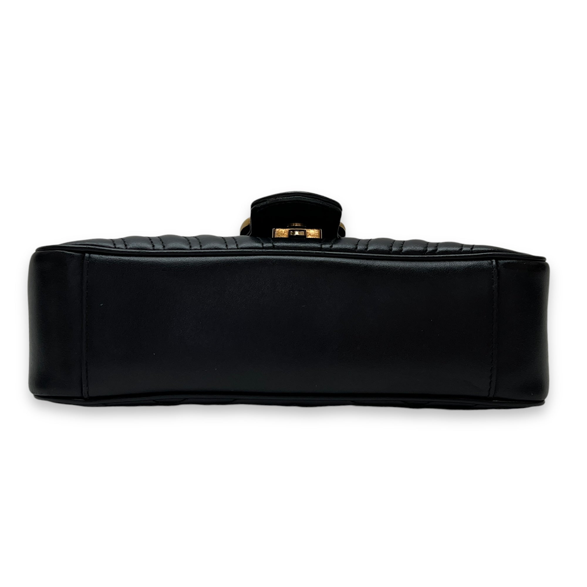 GG Marmont Shoulder Bag Small Black in Calfskin, Gold hardware