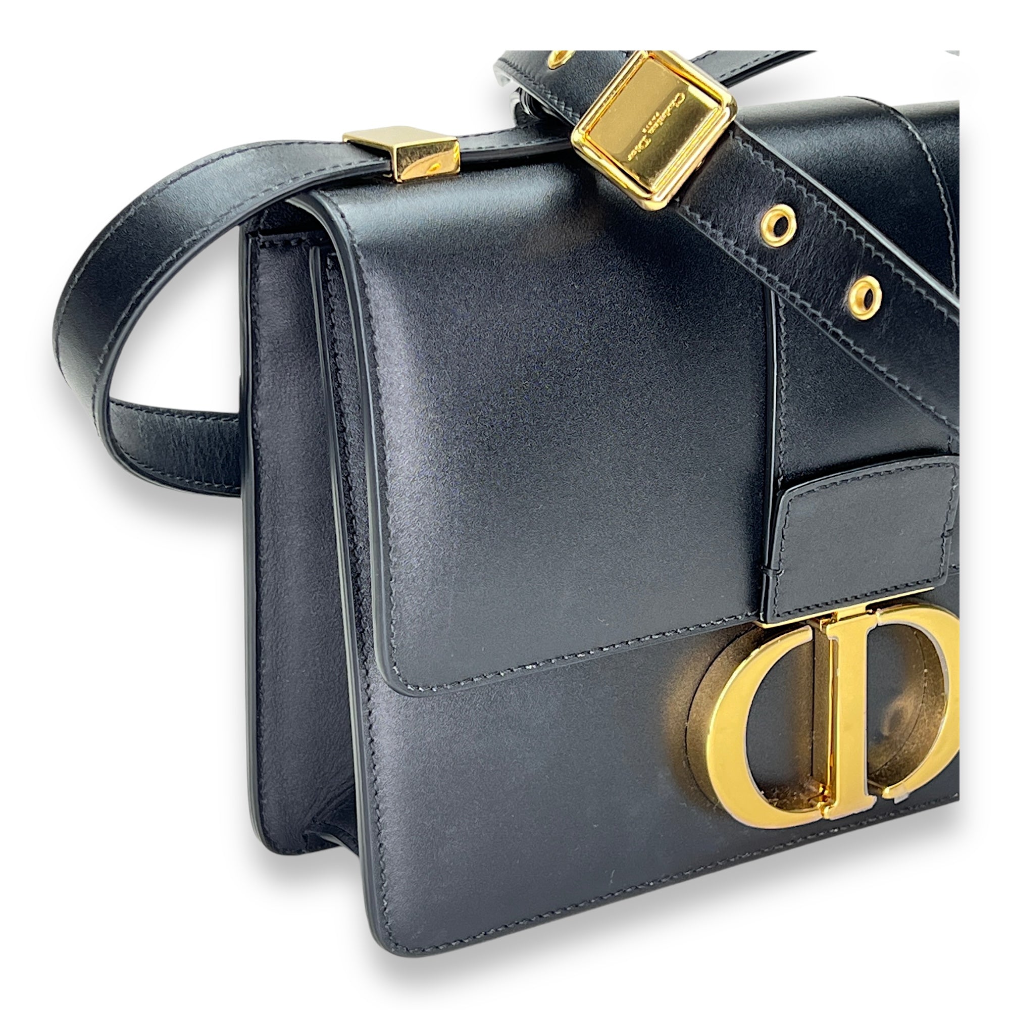 30 Montaigne Medium Shoulder bag in Calfskin, Gold Hardware