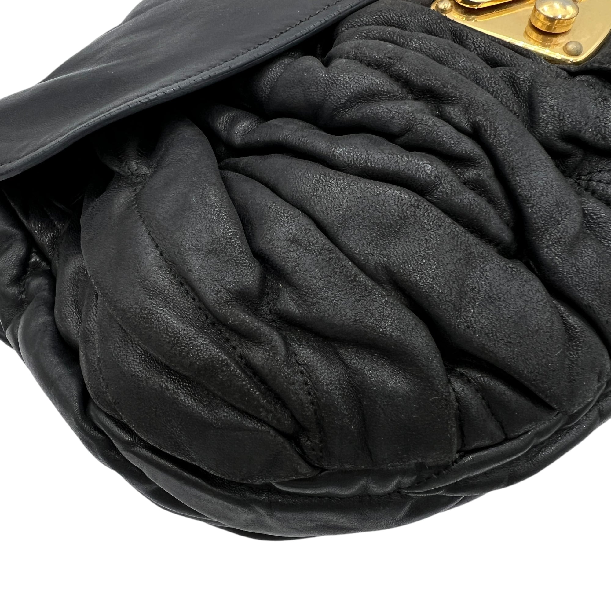 Matelassé Shoulder Bag Black in Lambskin, Gold hardware