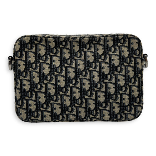 Safari Messenger Blue in Jacquard, Silver hardware