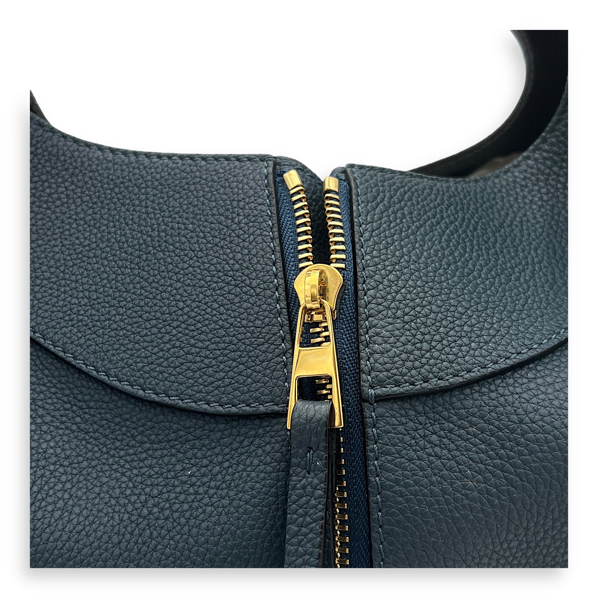 Hammock Medium Blue Shoulder Bag in Calfskin, Gold hardware