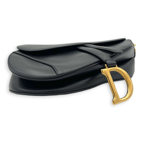 Saddle Medium Black Top Handle Bag in Calfskin, Gold hardware