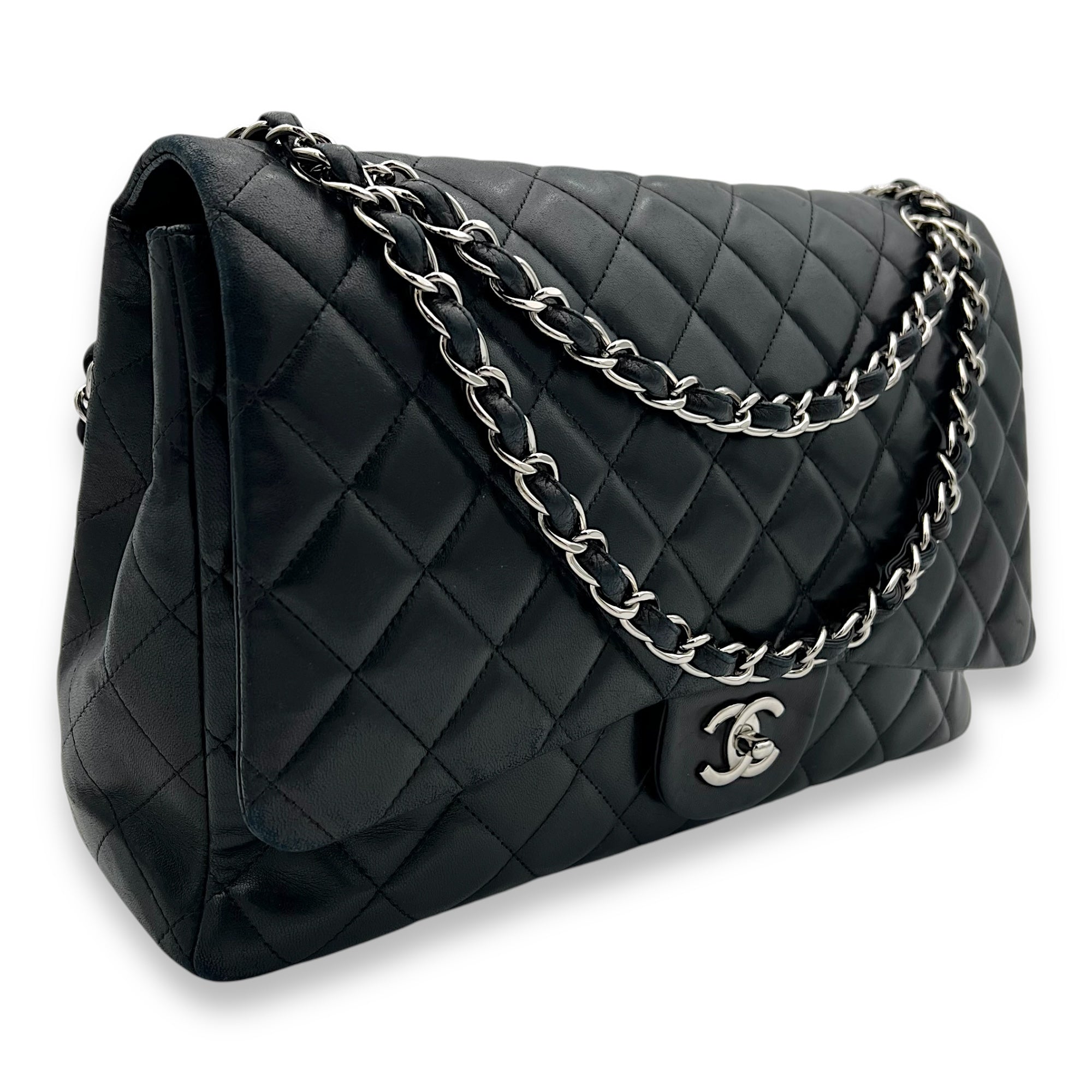 Classic Maxi Single Flap Shoulder Bag in Lambskin, Silver hardware