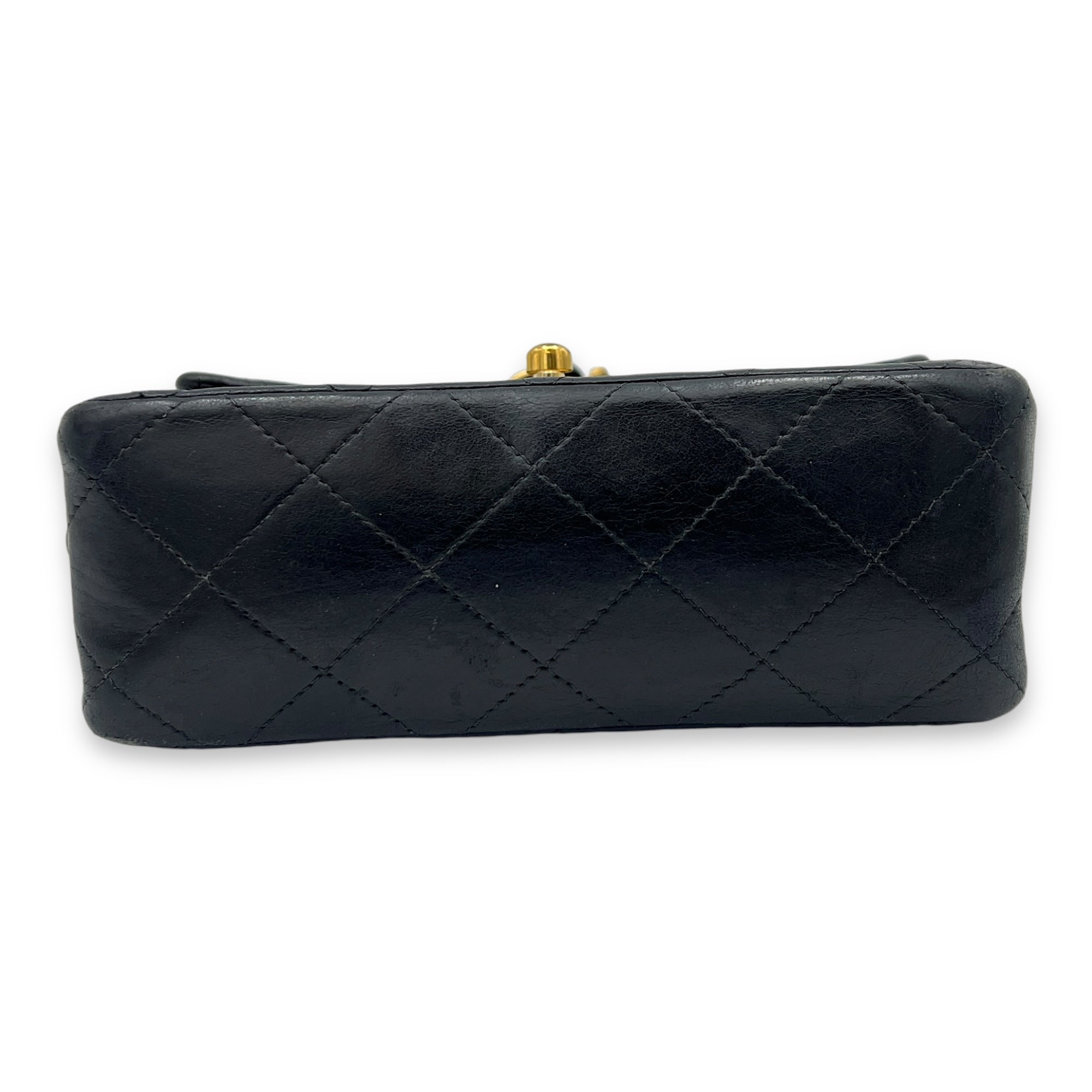 Vintage Crossbody Bag Black in Lambskin, Gold hardware