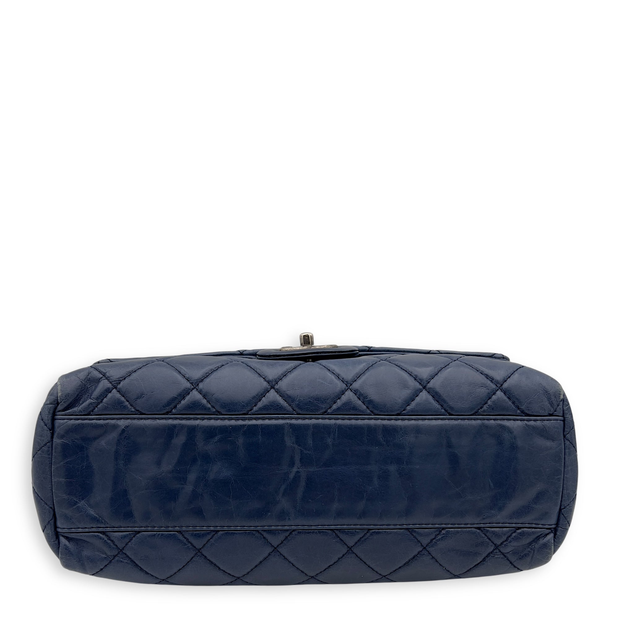 Chanel Flap Blue Shoulder Bag in Calfskin, Ruthenium hardware_5