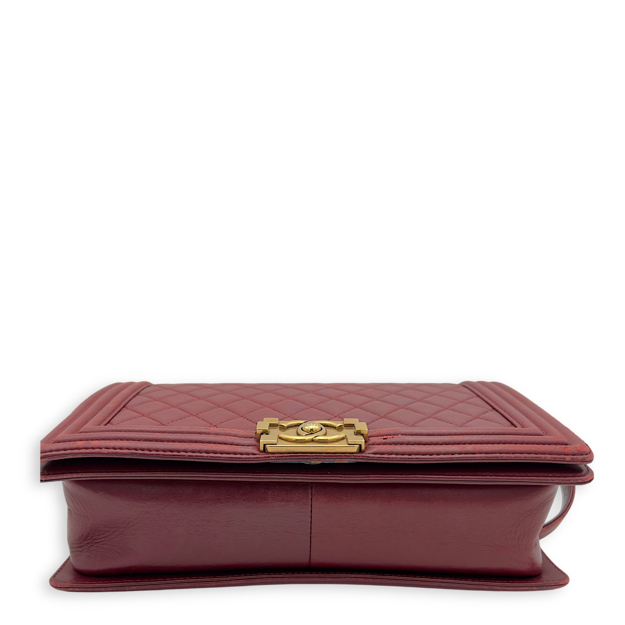 Chanel Boy Shoulder Bag Medium Red in Calfskin, Gold hardware_5